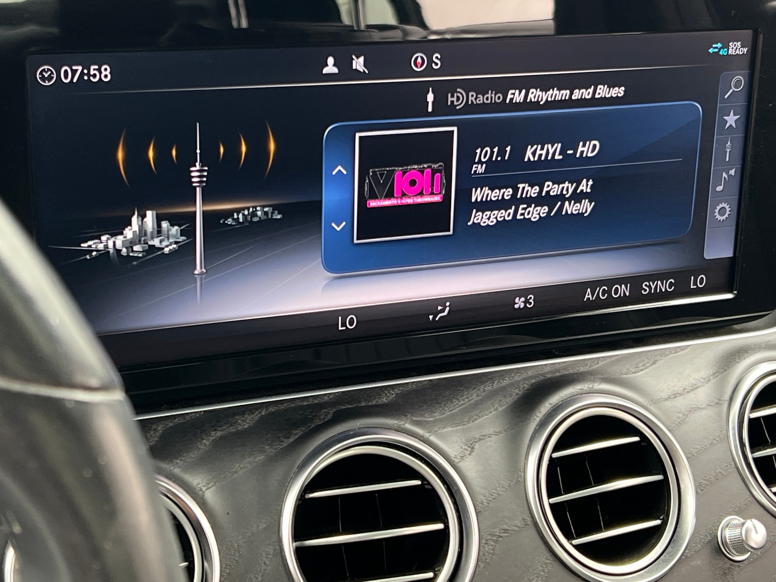 Thumbnail: 2019 Mercedes-Benz E-Class - 3