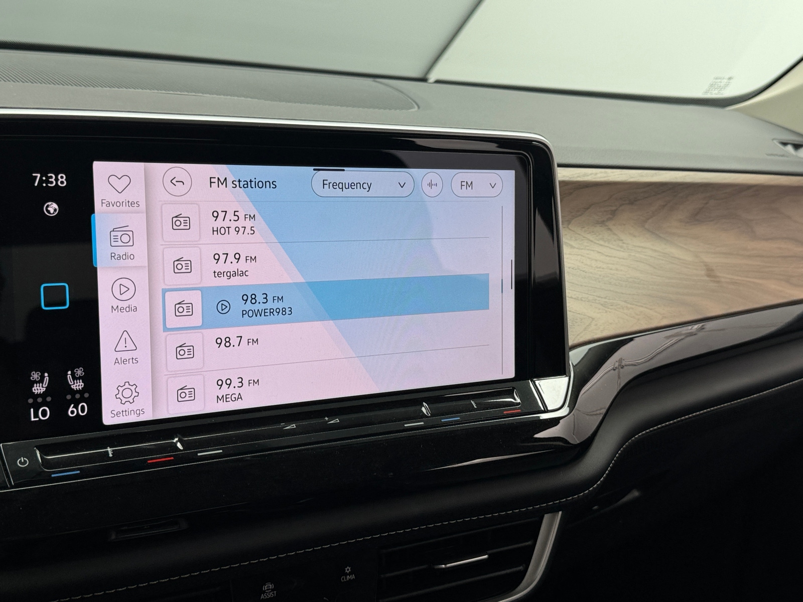 Thumbnail: 2026 Volkswagen Atlas - 3