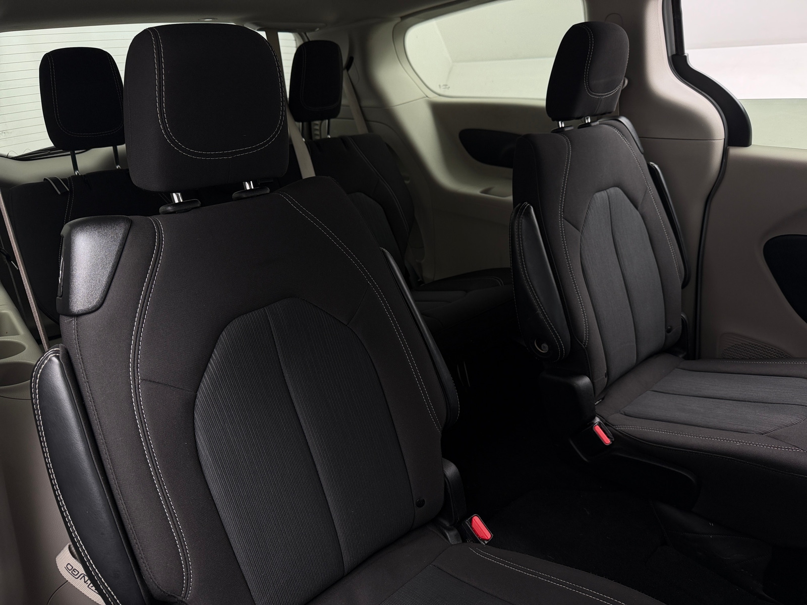 Thumbnail: 2024 Chrysler Voyager - 6