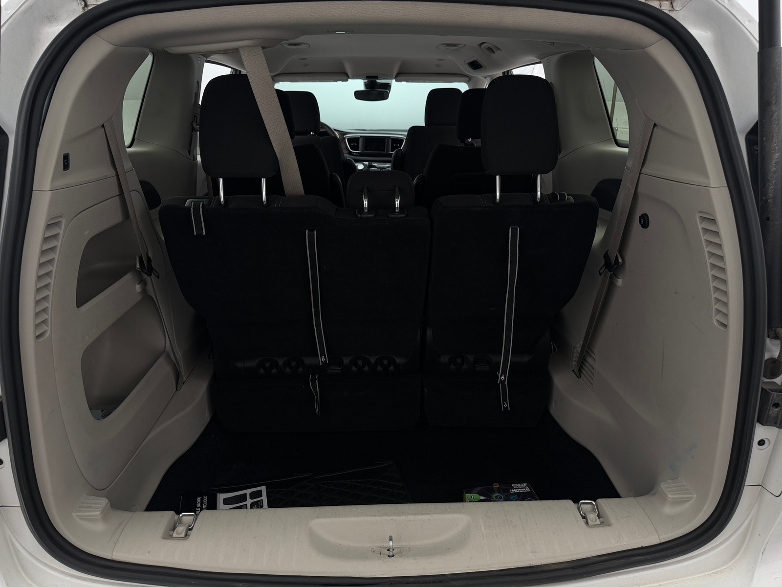 Thumbnail: 2024 Chrysler Voyager - 7
