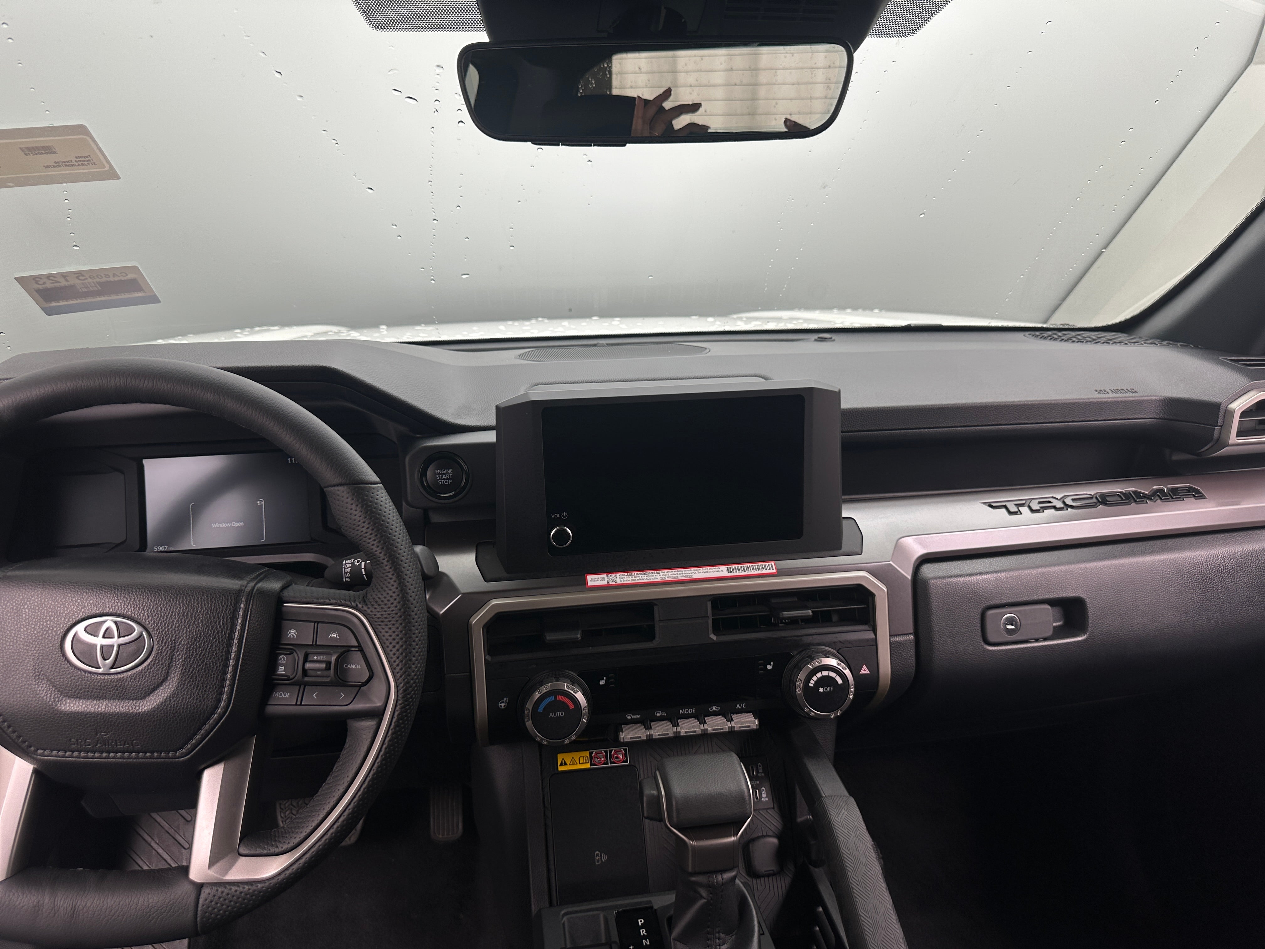 2024 Toyota Tacoma SR5 - Photo 3