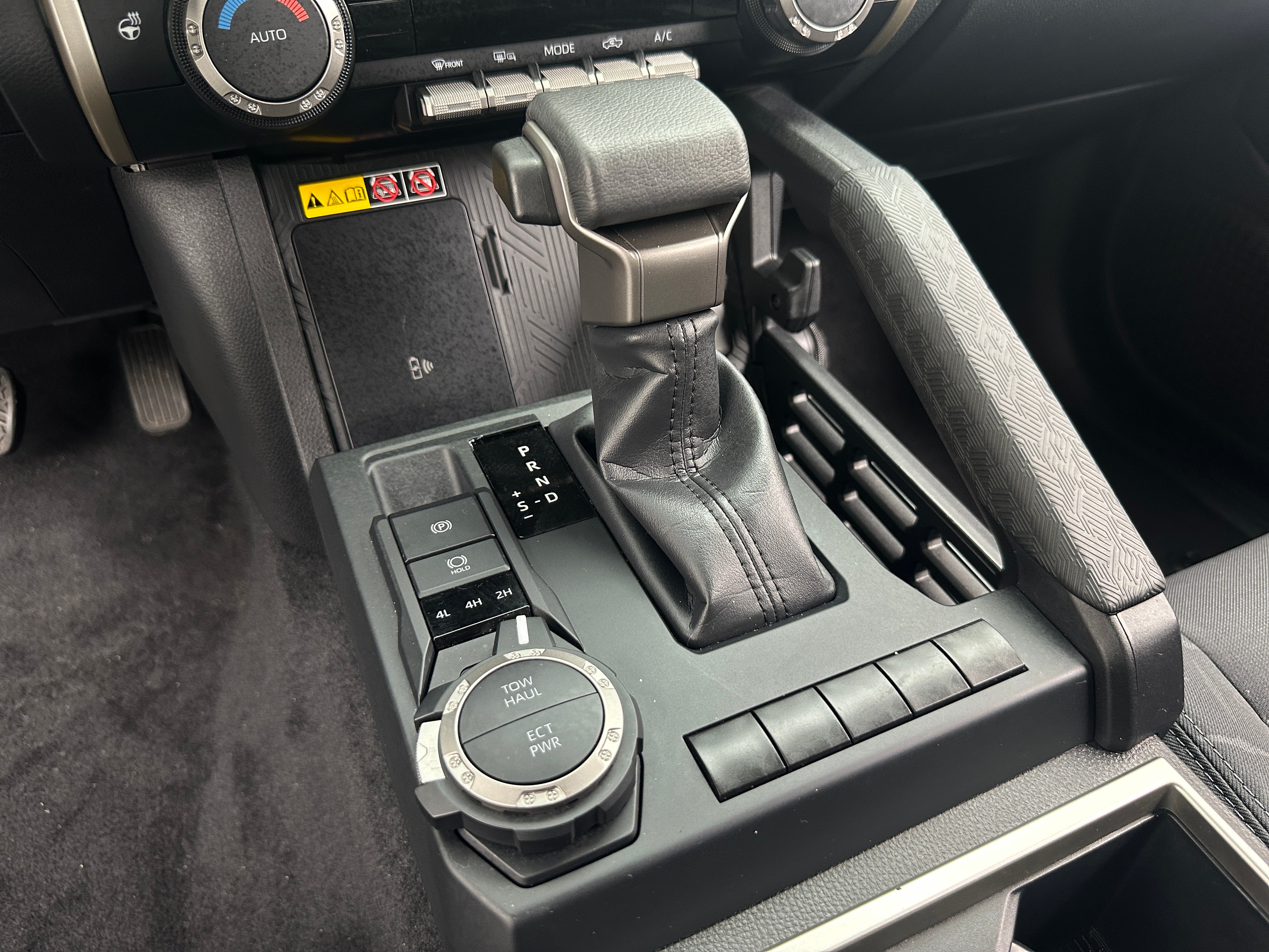 2024 Toyota Tacoma SR5 - Photo 2