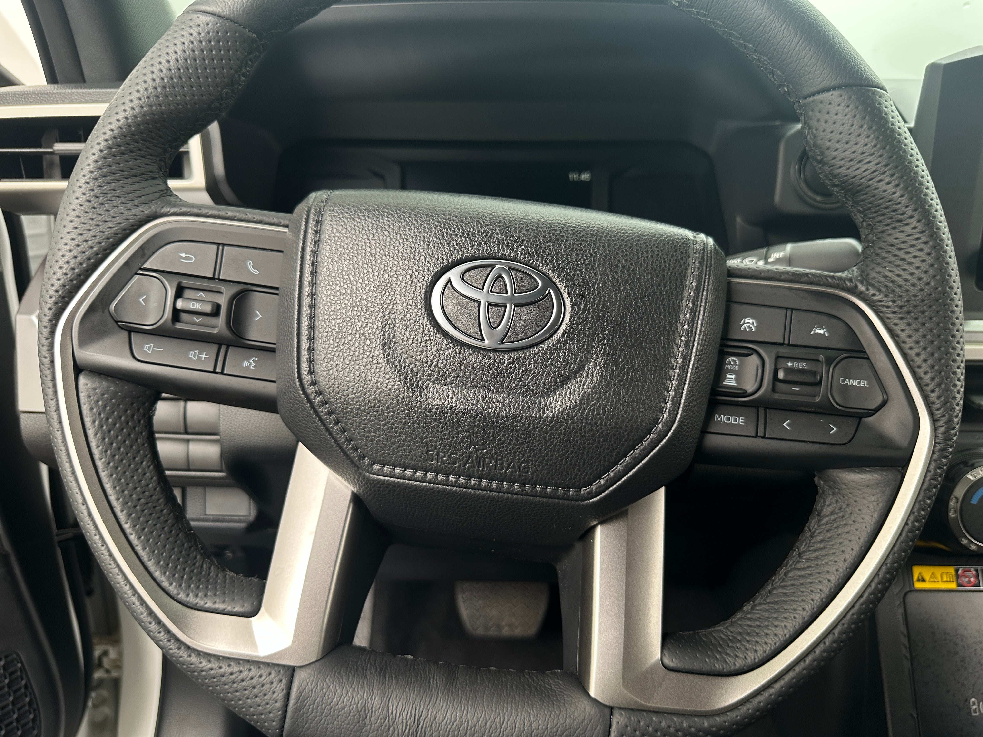 2024 Toyota Tacoma SR5 - Photo 11