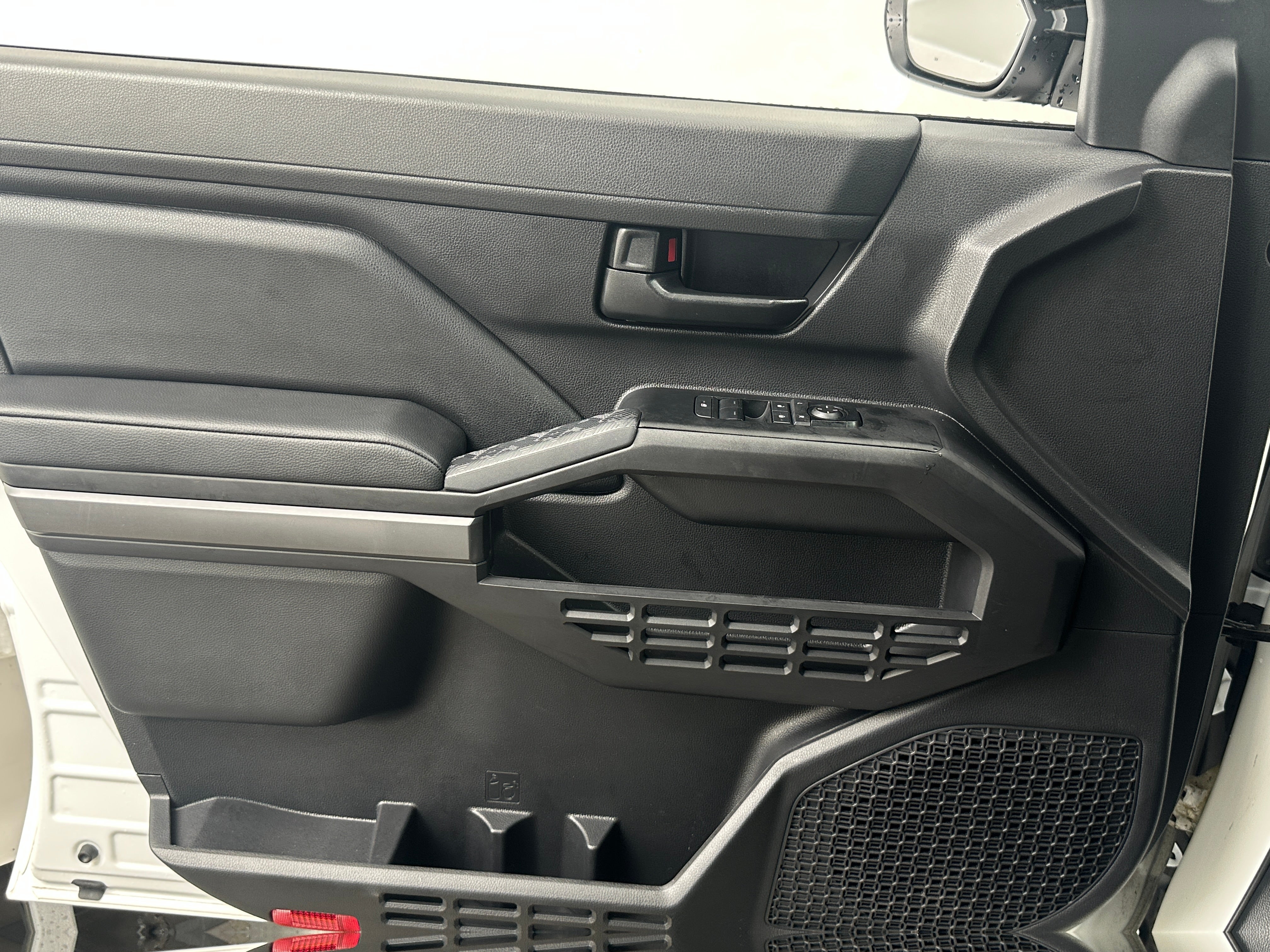 2024 Toyota Tacoma SR5 - Photo 5