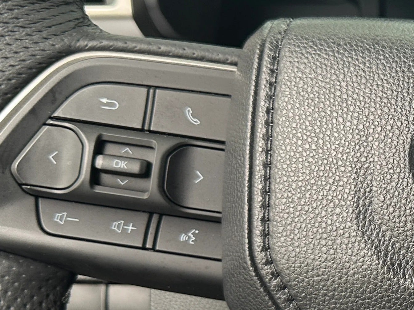 2024 Toyota Tacoma SR5 - Photo 13