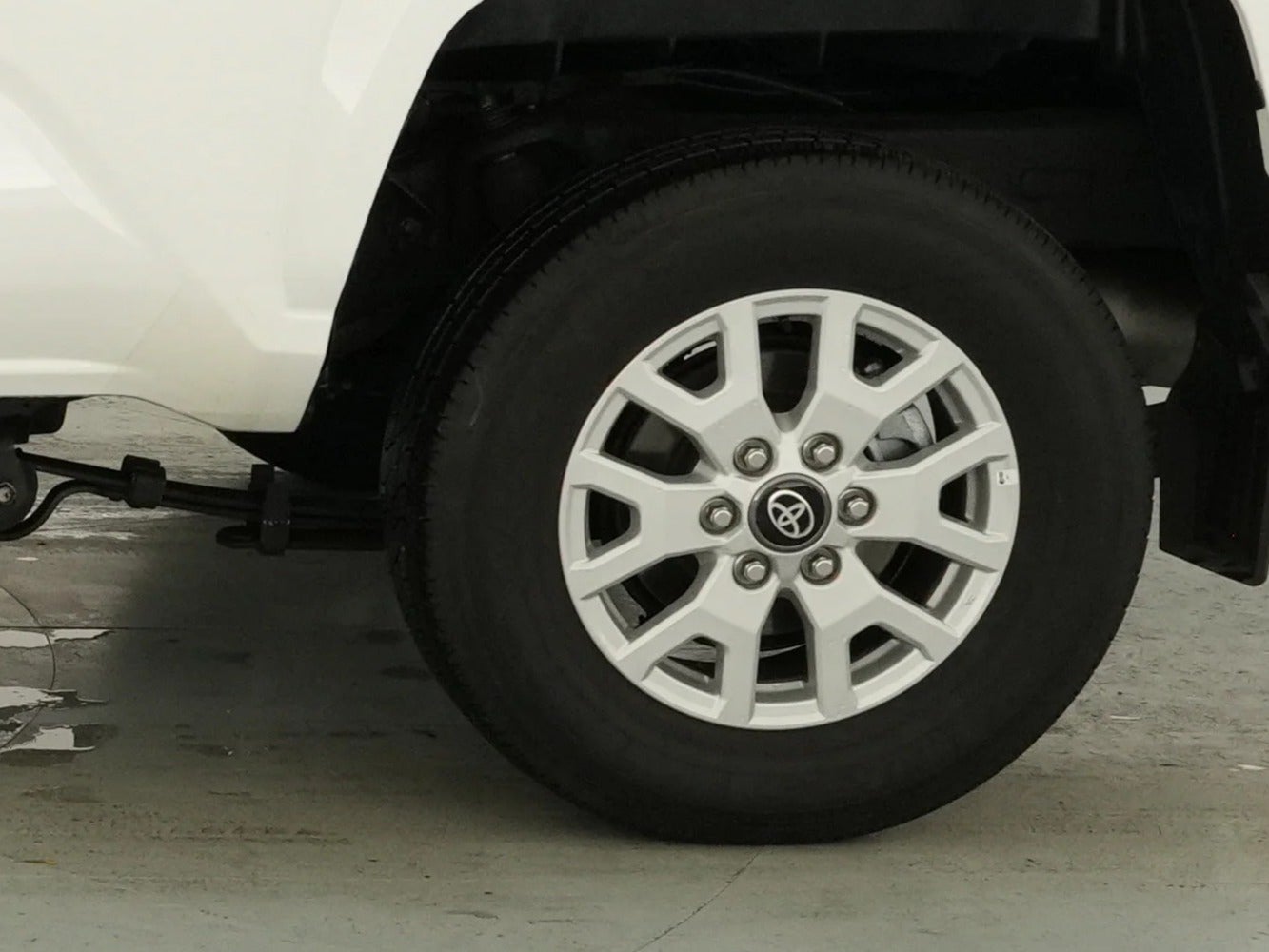 2024 Toyota Tacoma SR5 - Photo 14