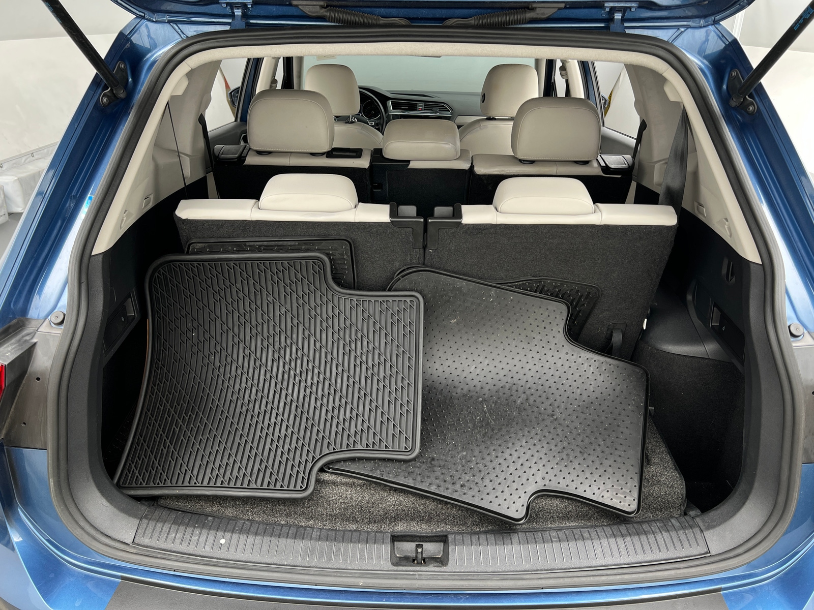 Thumbnail: 2018 Volkswagen Tiguan - 6