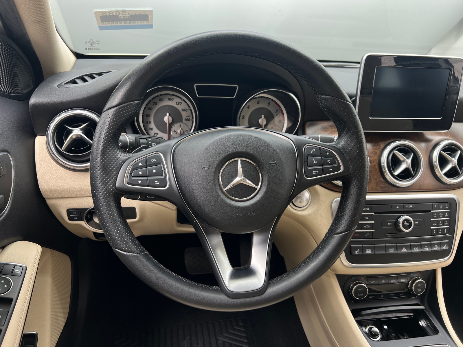 Thumbnail: 2017 Mercedes-Benz GLA - 4