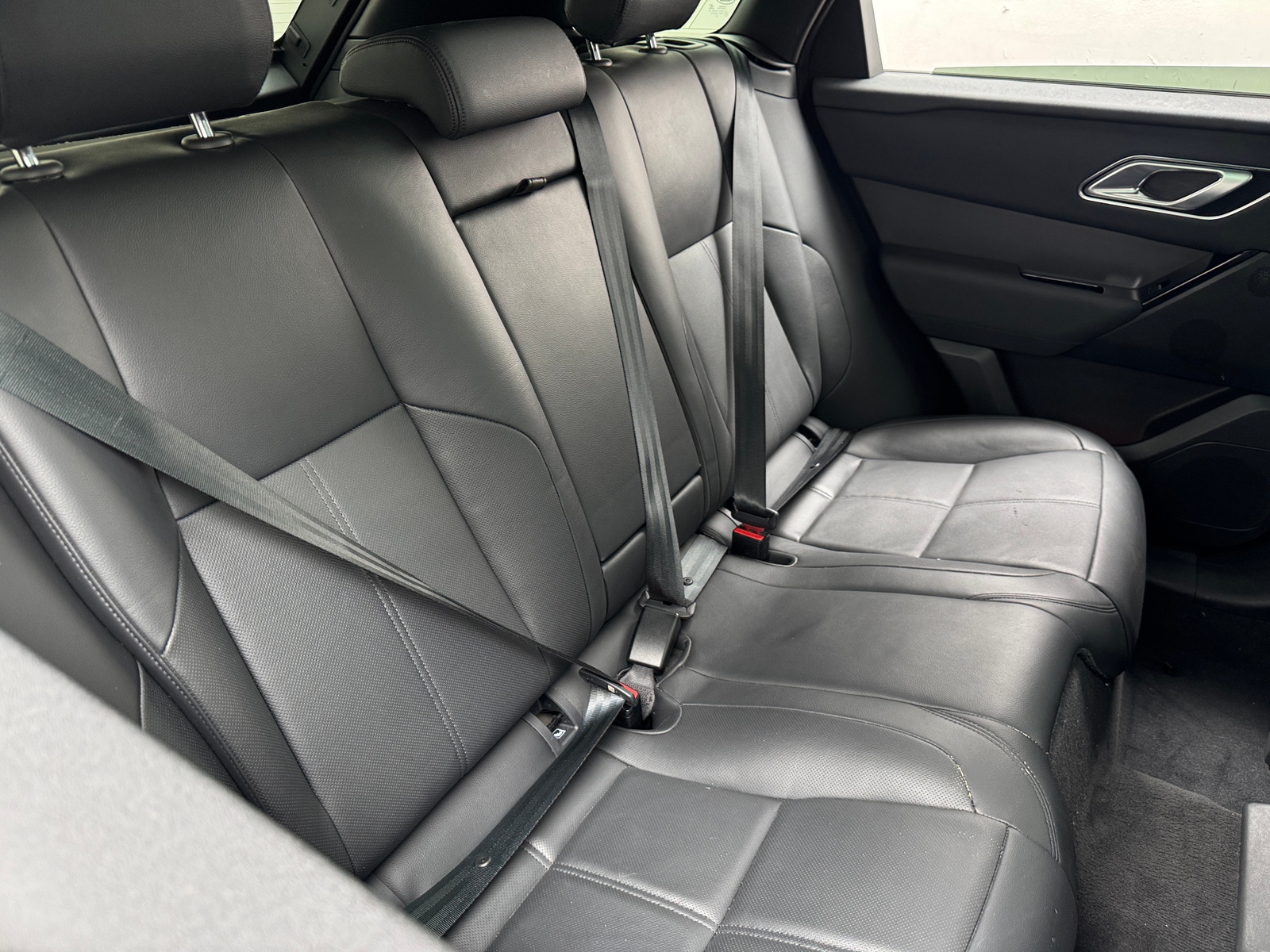 Thumbnail: 2025 Land Rover Range Rover Velar - 6