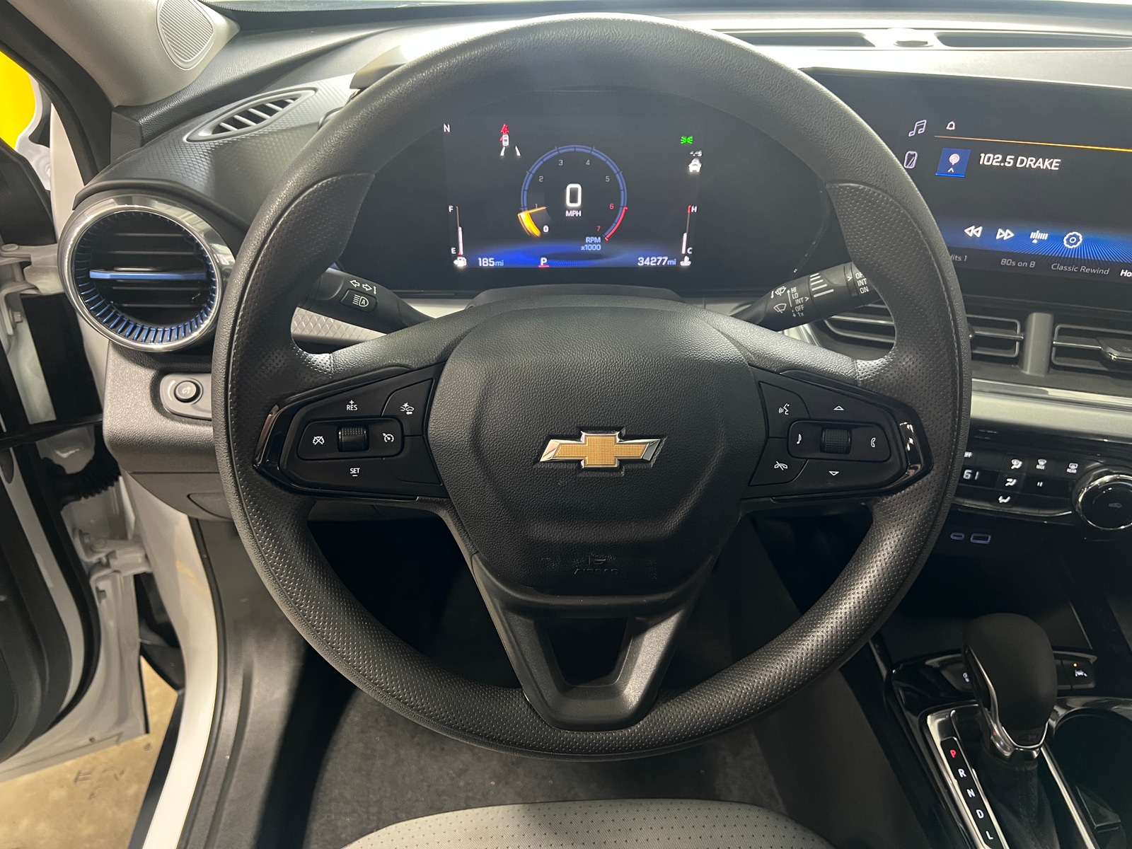 Thumbnail: 2025 Chevrolet Trax - 4
