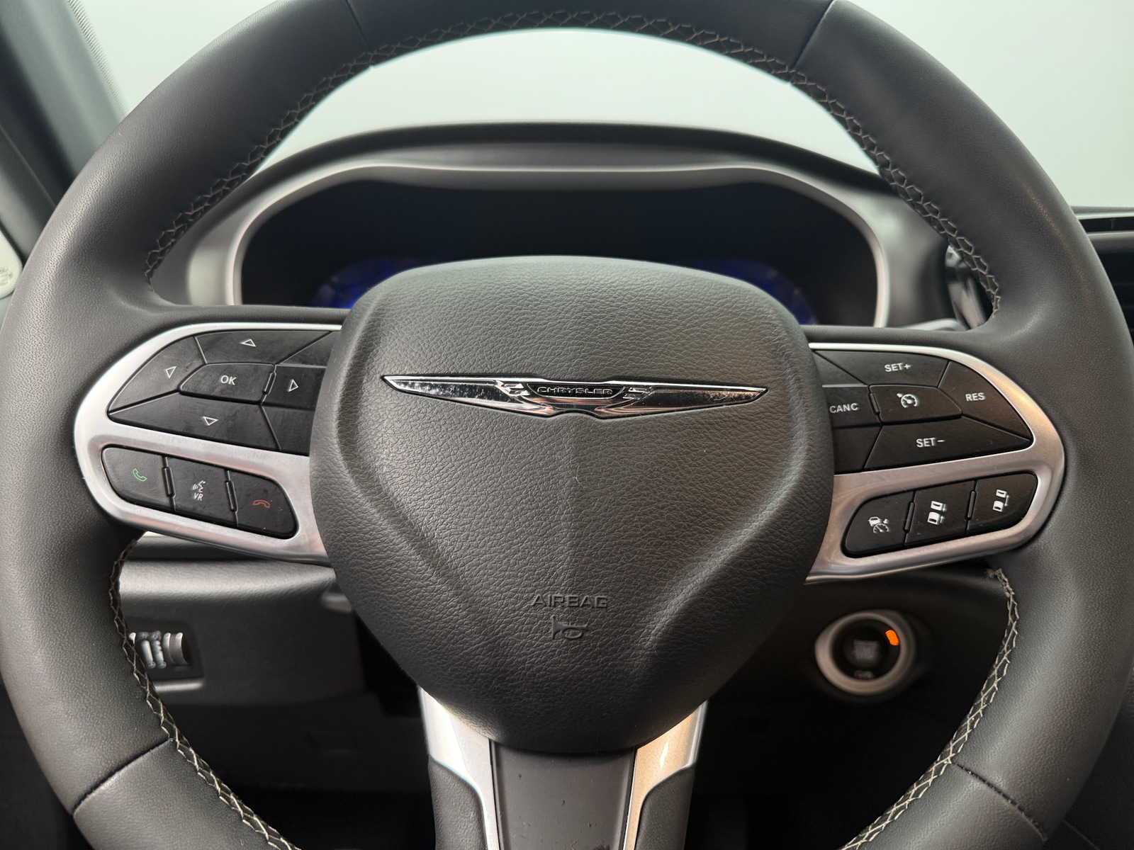 Thumbnail: 2025 Chrysler Pacifica - 4