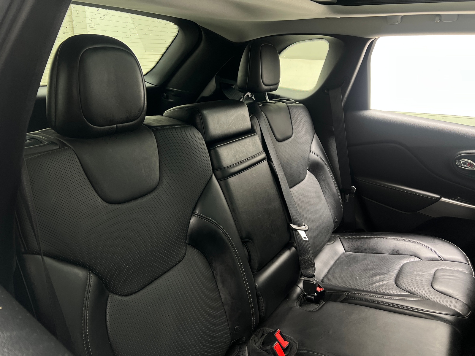 Thumbnail: 2019 Jeep Cherokee - 5