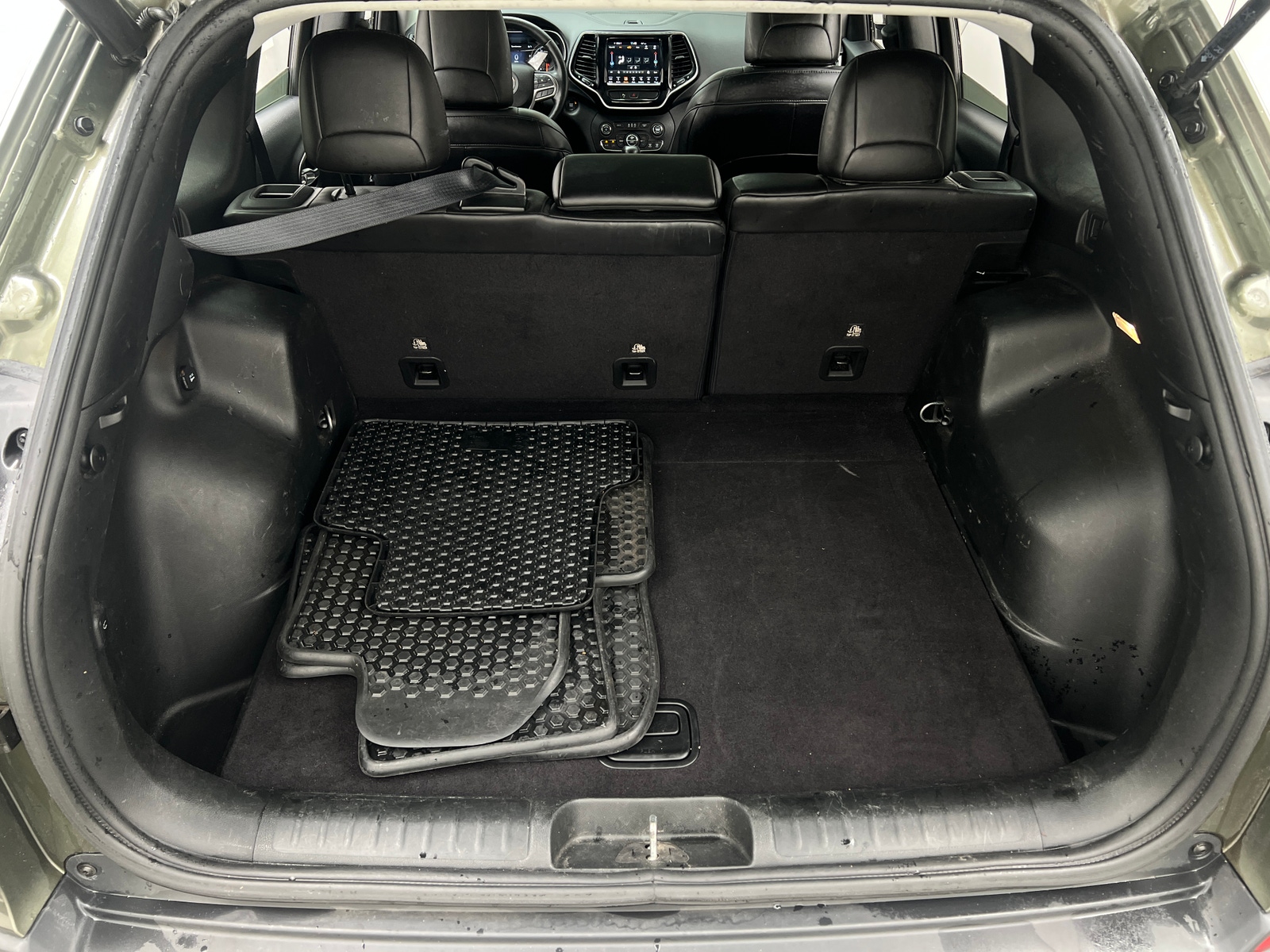 Thumbnail: 2019 Jeep Cherokee - 6