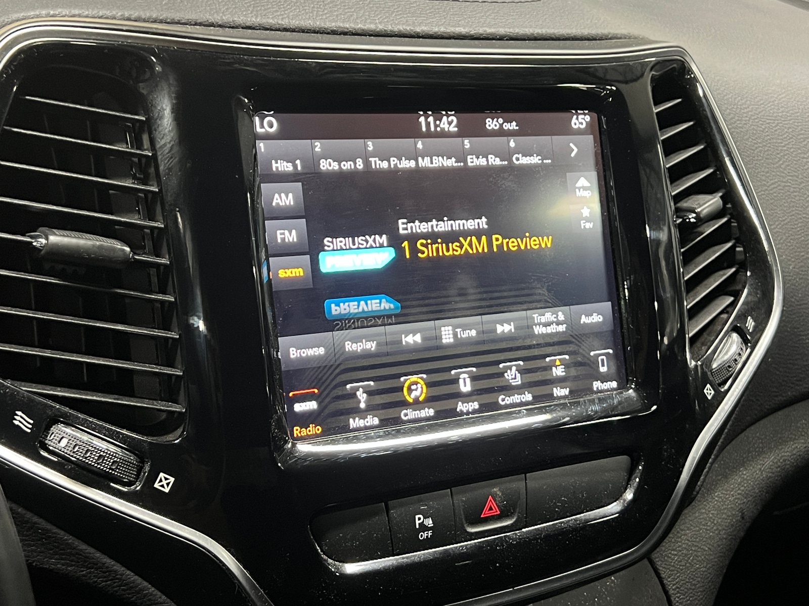 Thumbnail: 2019 Jeep Cherokee - 3