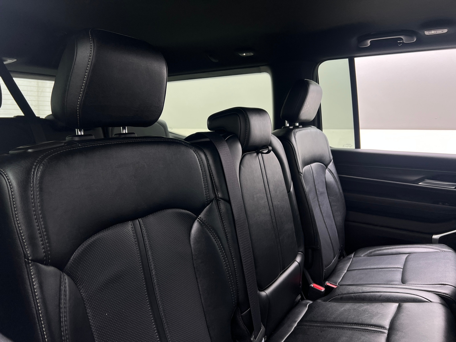 Thumbnail: 2024 Jeep Wagoneer - 5