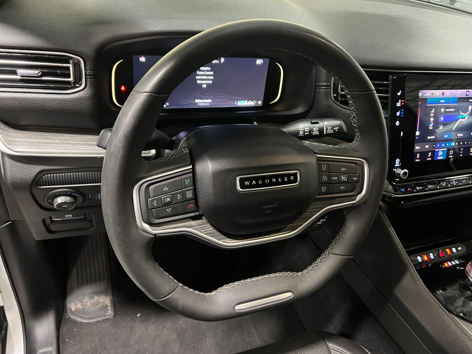 Thumbnail: 2024 Jeep Wagoneer - 4