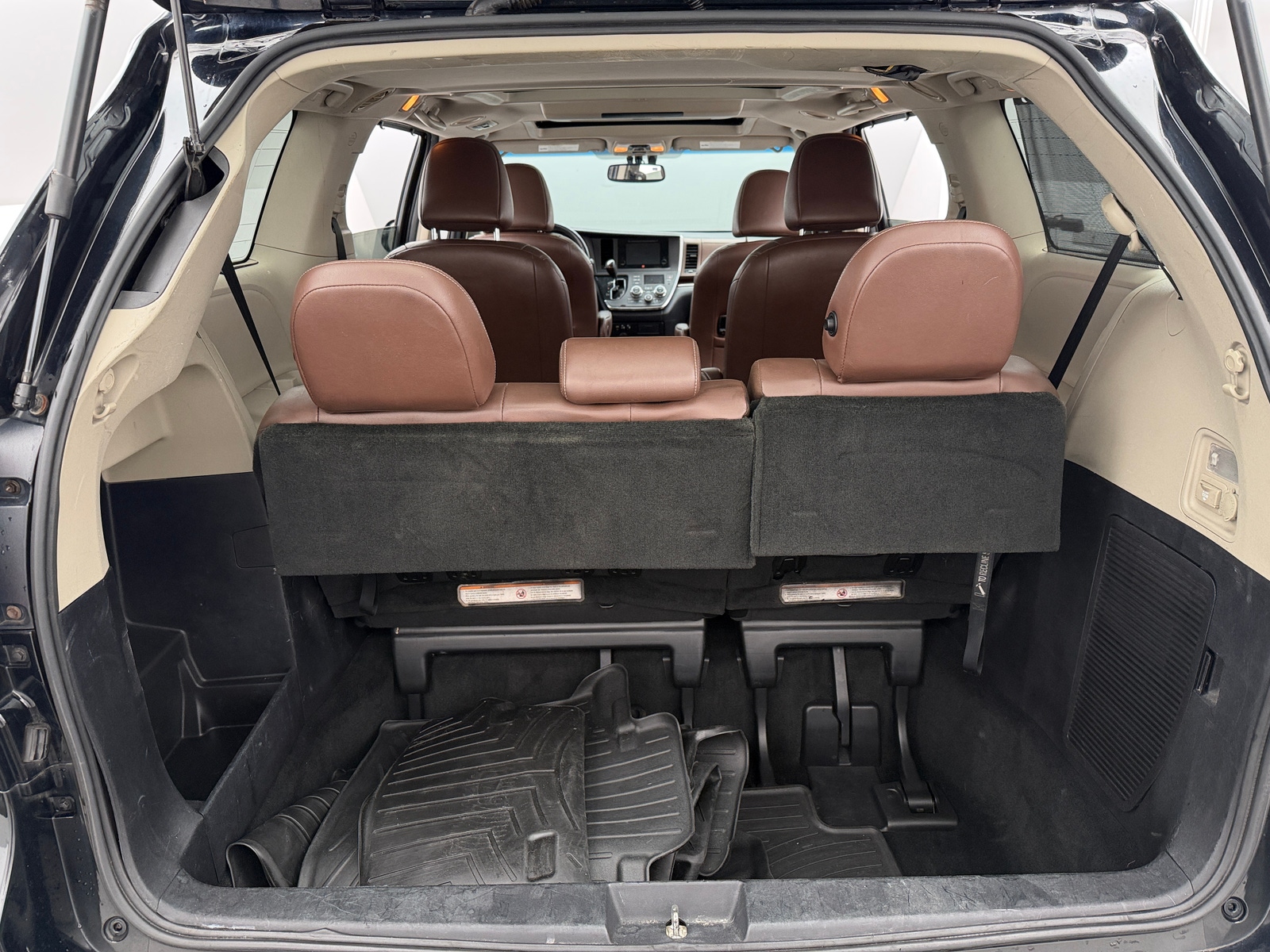 Thumbnail: 2015 Toyota Sienna - 6