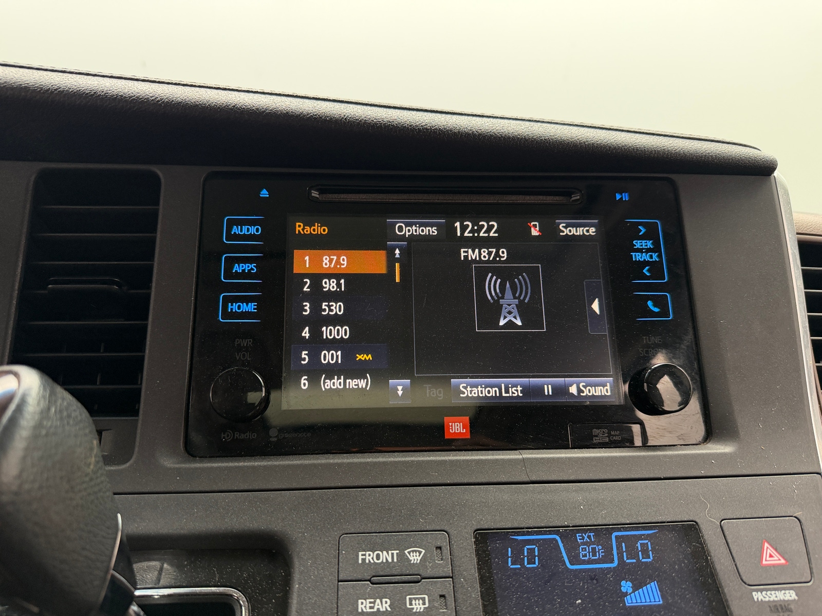 Thumbnail: 2015 Toyota Sienna - 3