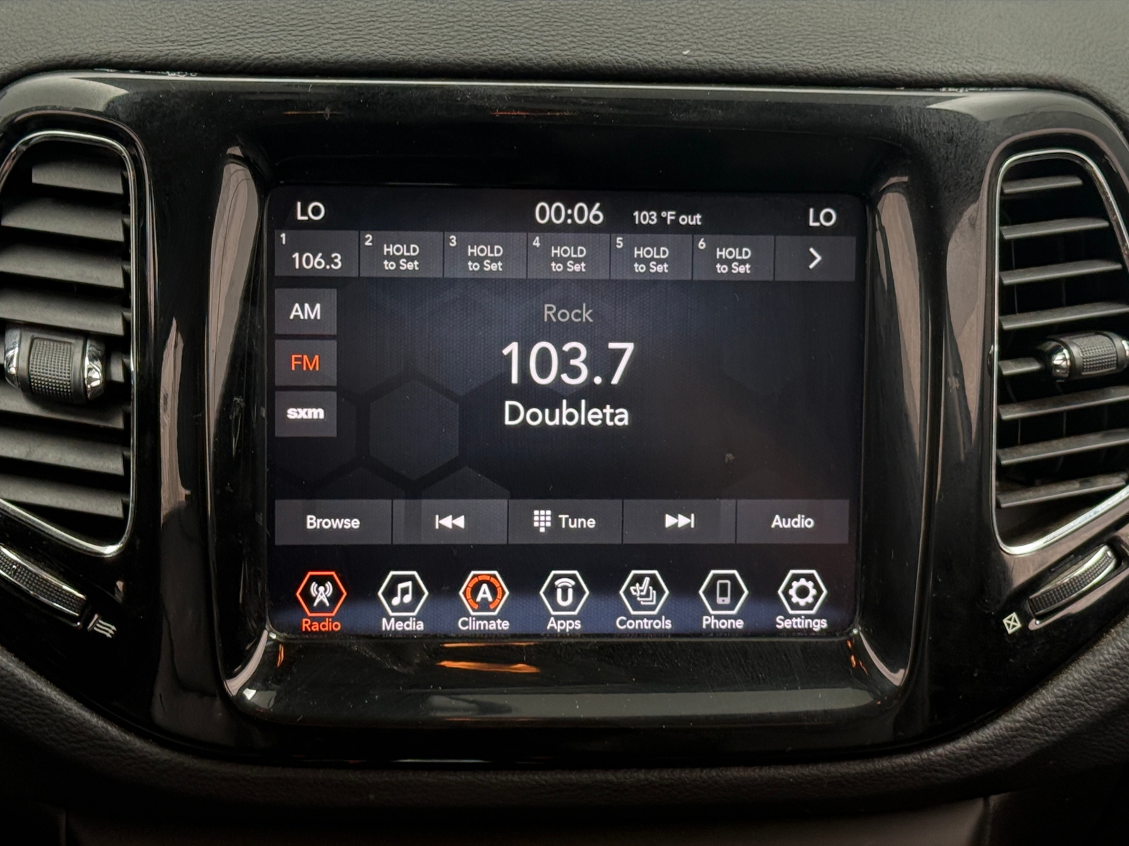 Thumbnail: 2020 Jeep Compass - 3