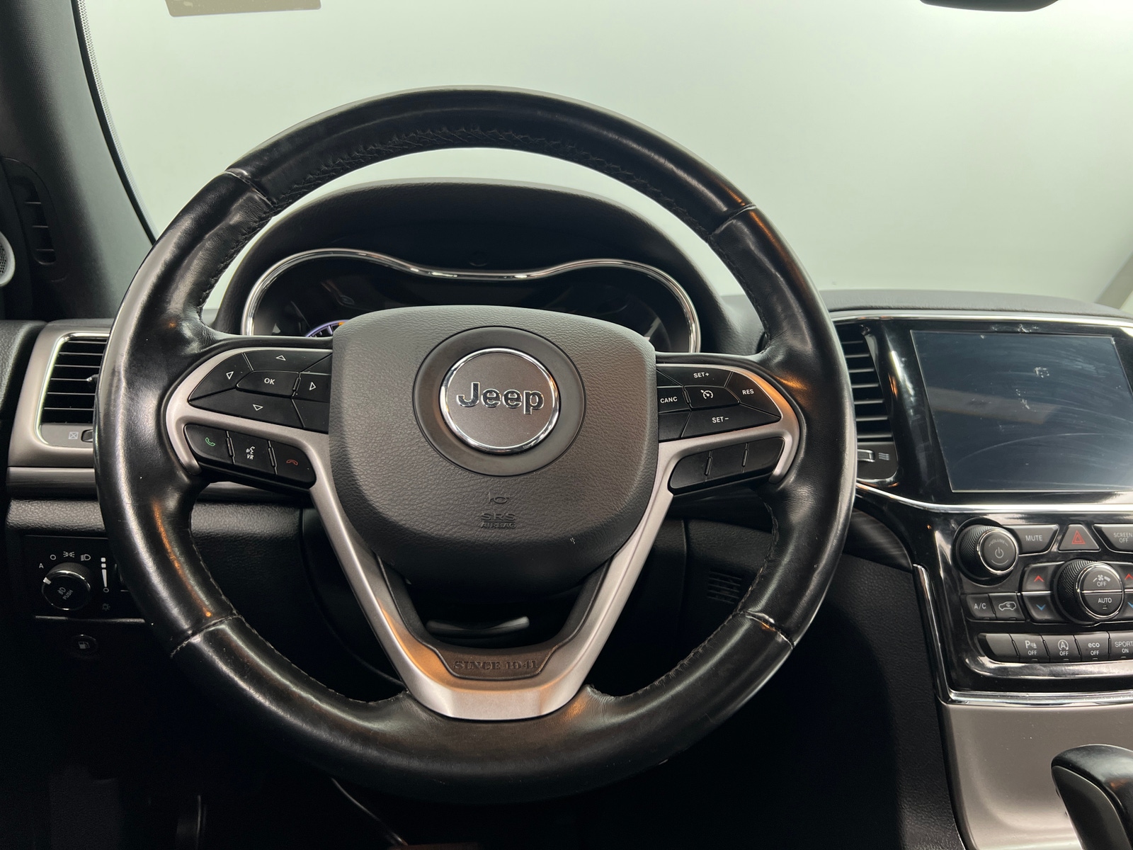 Thumbnail: 2020 Jeep Grand Cherokee - 4