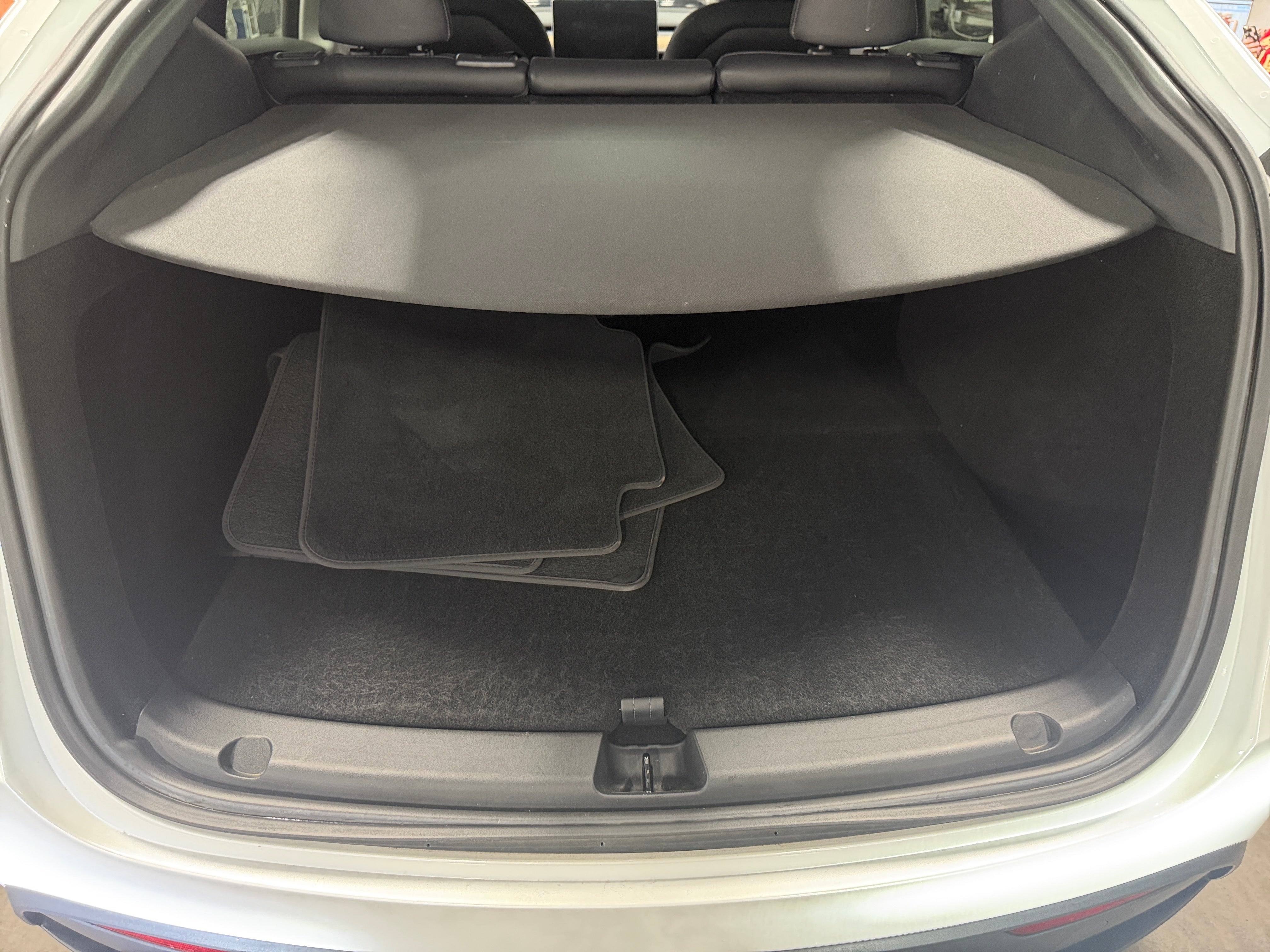 Used 2023 Tesla Model Y Long Range with VIN 7SAYGDEE2PA073554 for sale in Auburn, WA
