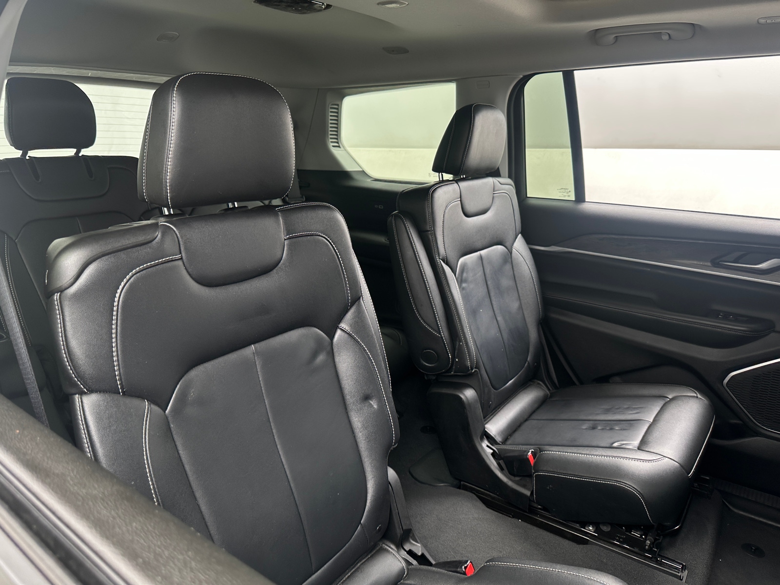 Thumbnail: 2022 Jeep Grand Cherokee L - 5