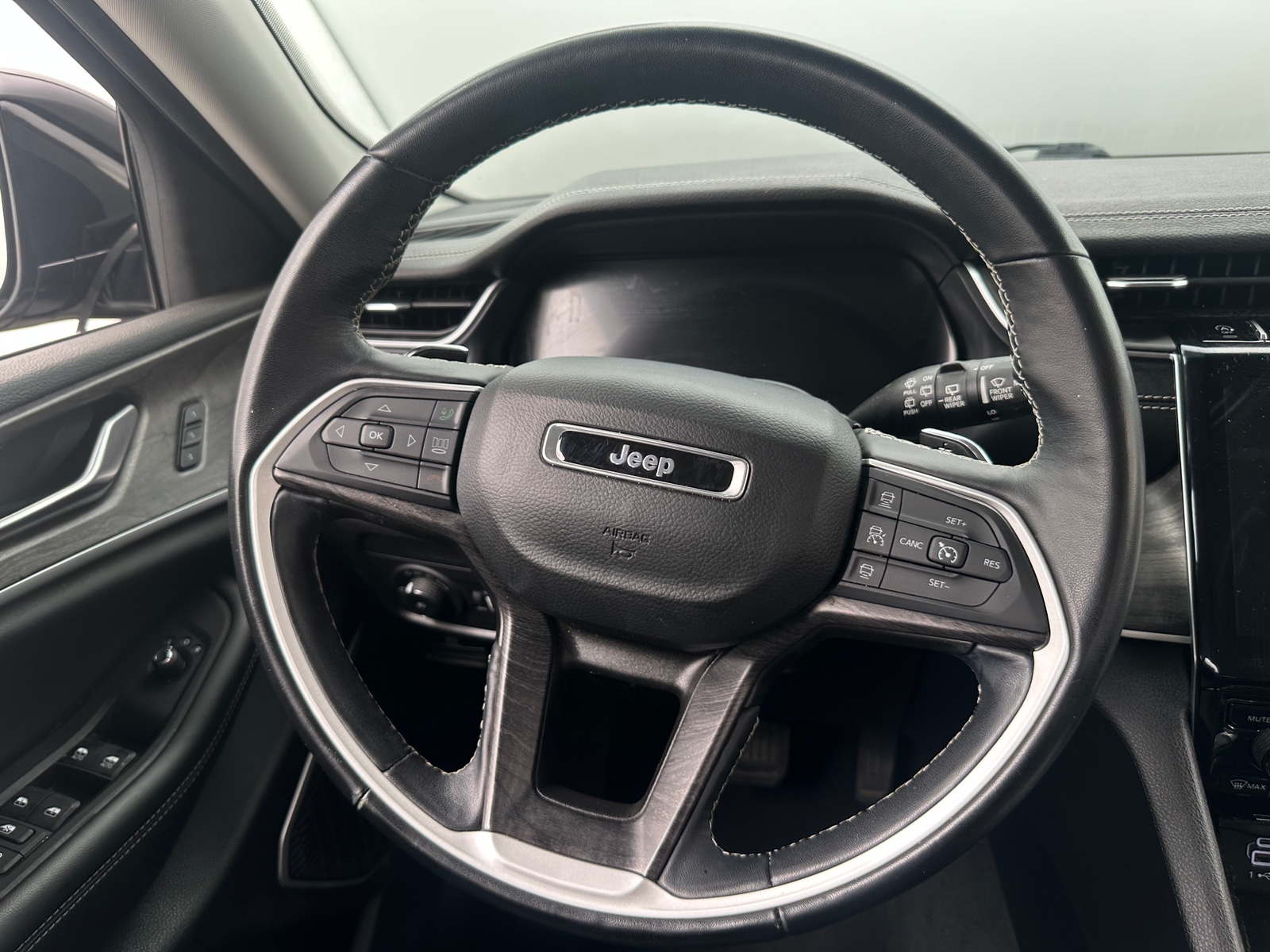 Thumbnail: 2022 Jeep Grand Cherokee L - 4