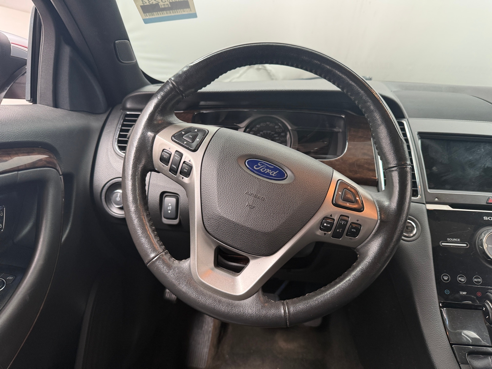 Thumbnail: 2016 Ford Taurus - 4