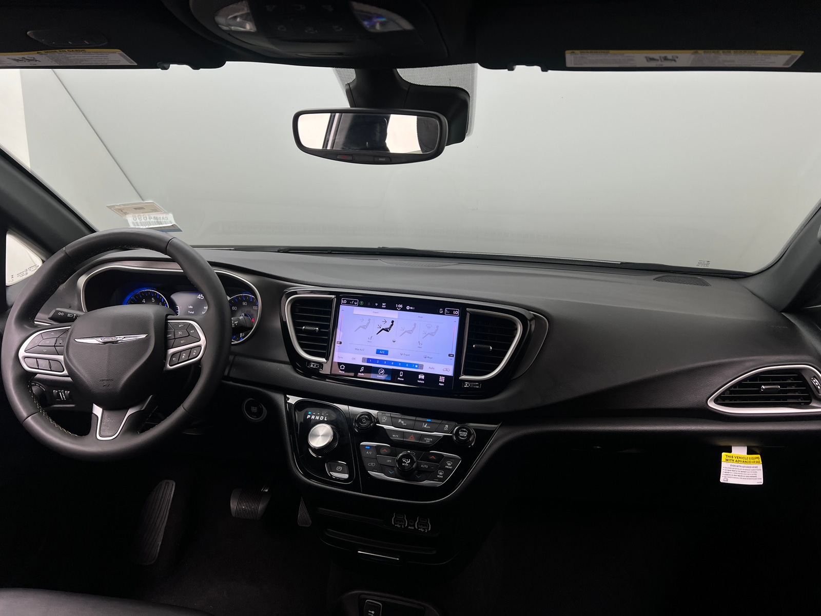 Thumbnail: 2025 Chrysler Pacifica - 2