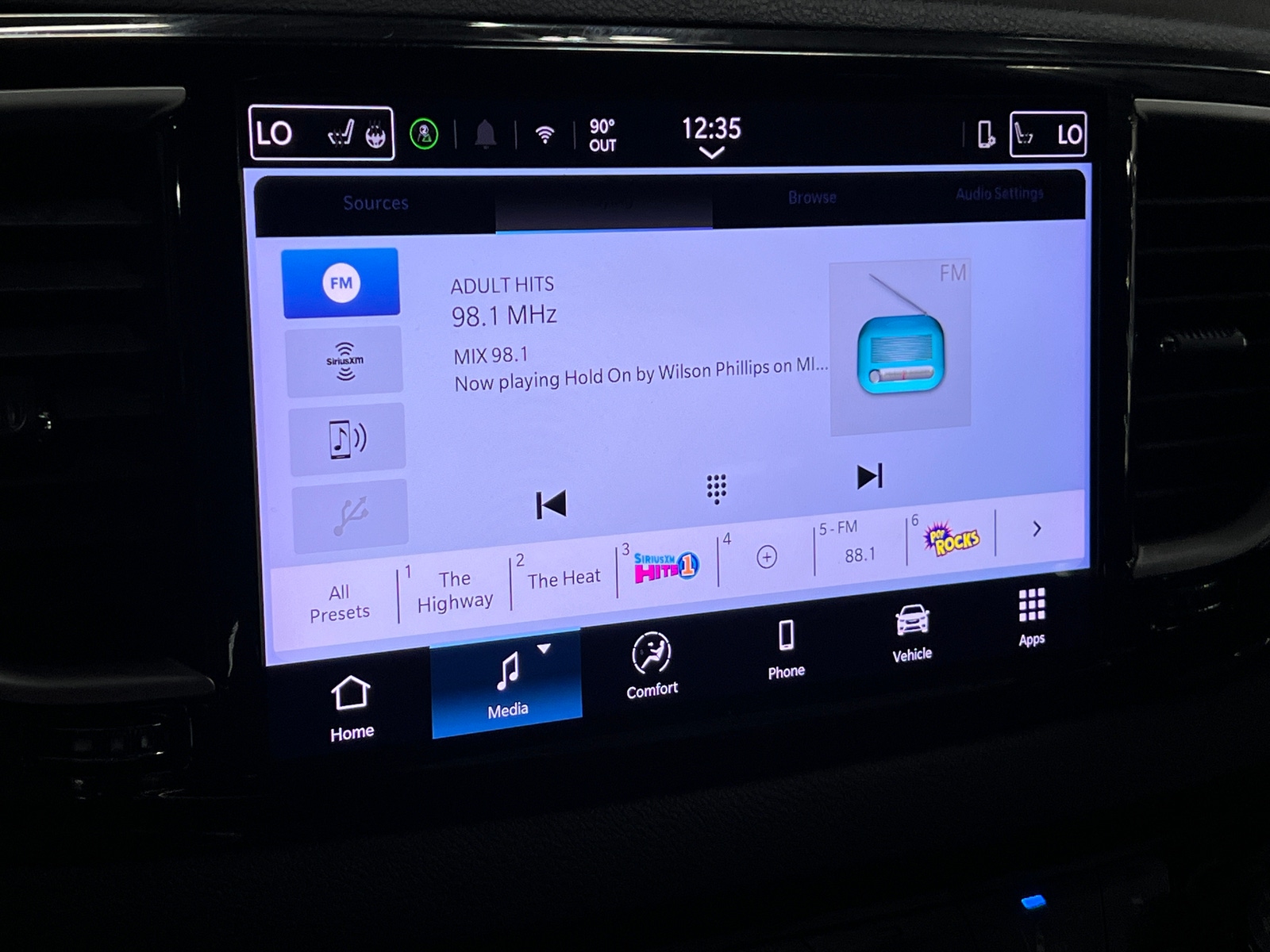 Thumbnail: 2025 Chrysler Pacifica - 3