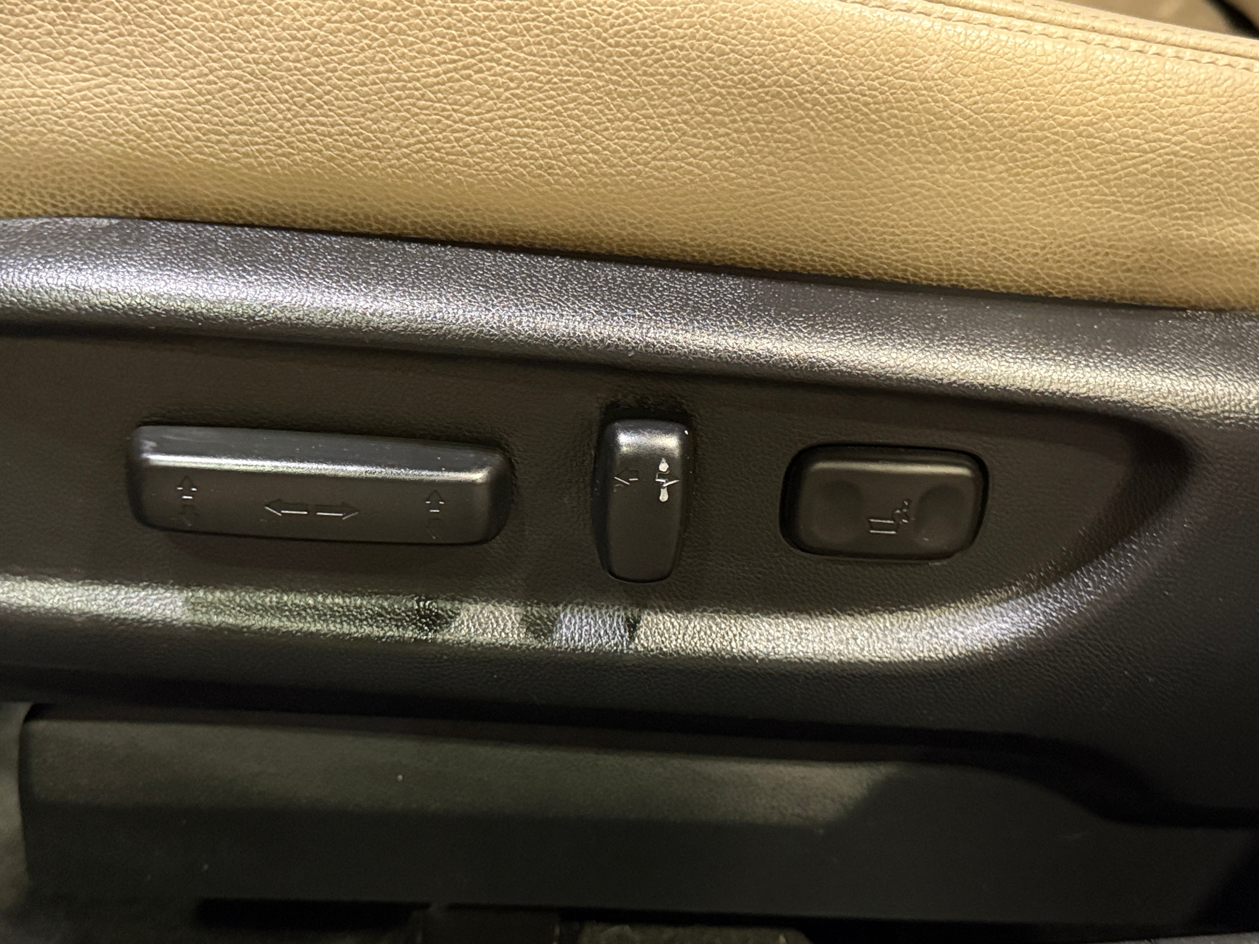 Used 2014 Honda Accord EX-L with VIN 1HGCR2F89EA039555 for sale in Pewaukee, WI