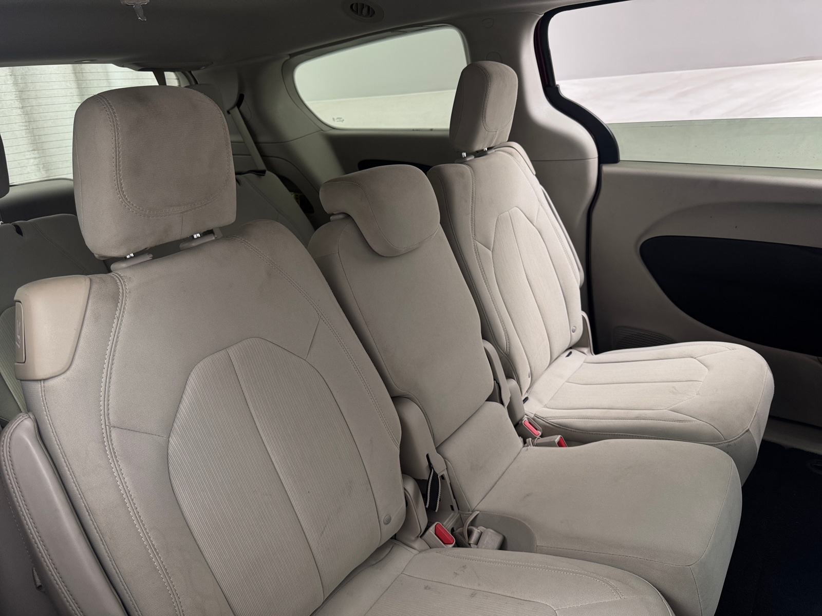 Thumbnail: 2017 Chrysler Pacifica - 6