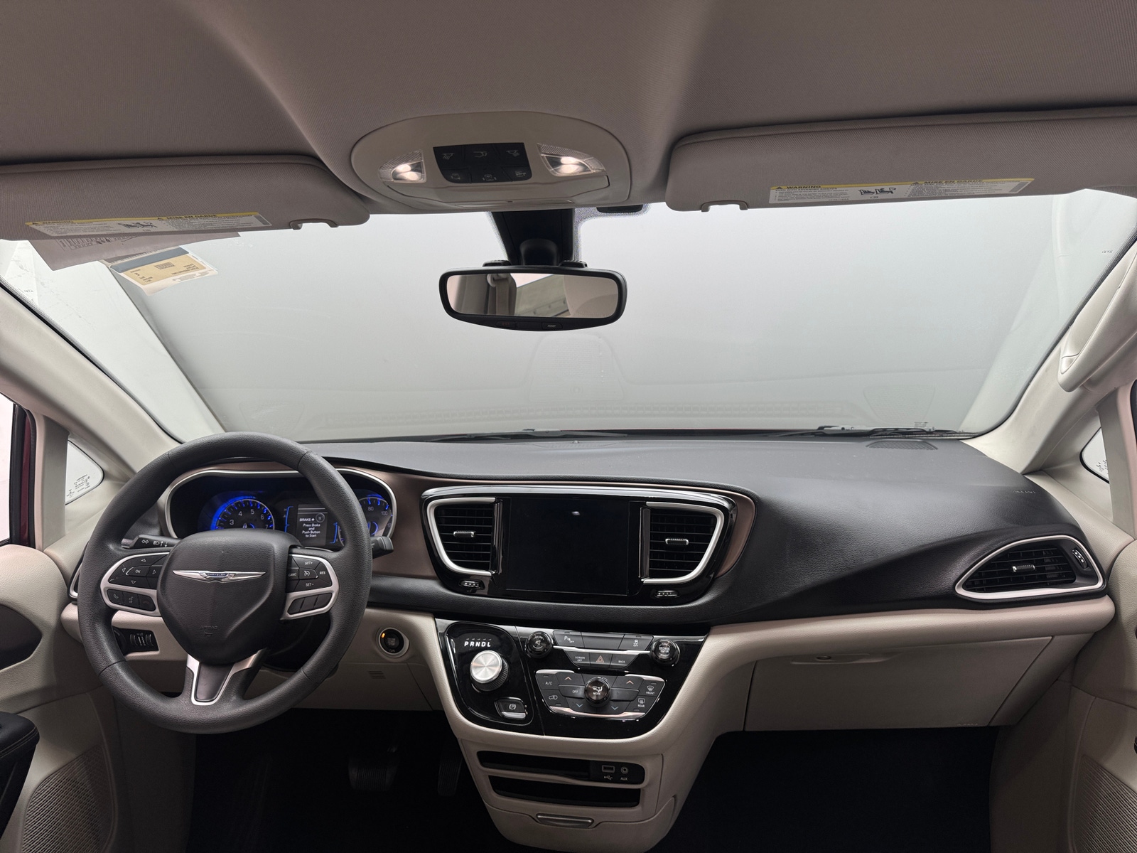 Thumbnail: 2017 Chrysler Pacifica - 3