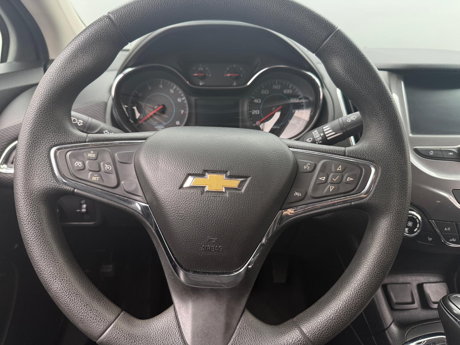 Thumbnail: 2017 Chevrolet Cruze - 5
