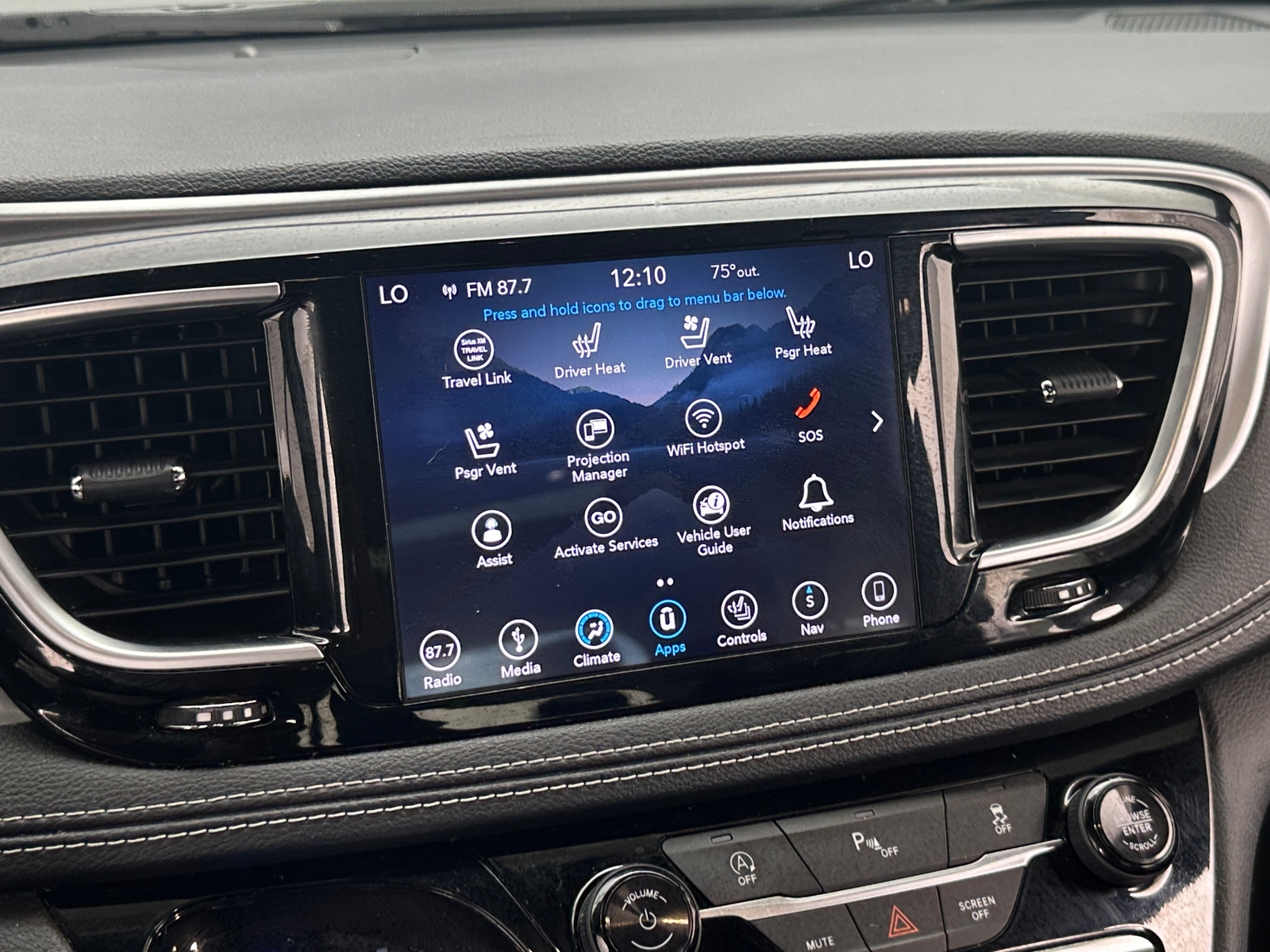 Thumbnail: 2019 Chrysler Pacifica - 3