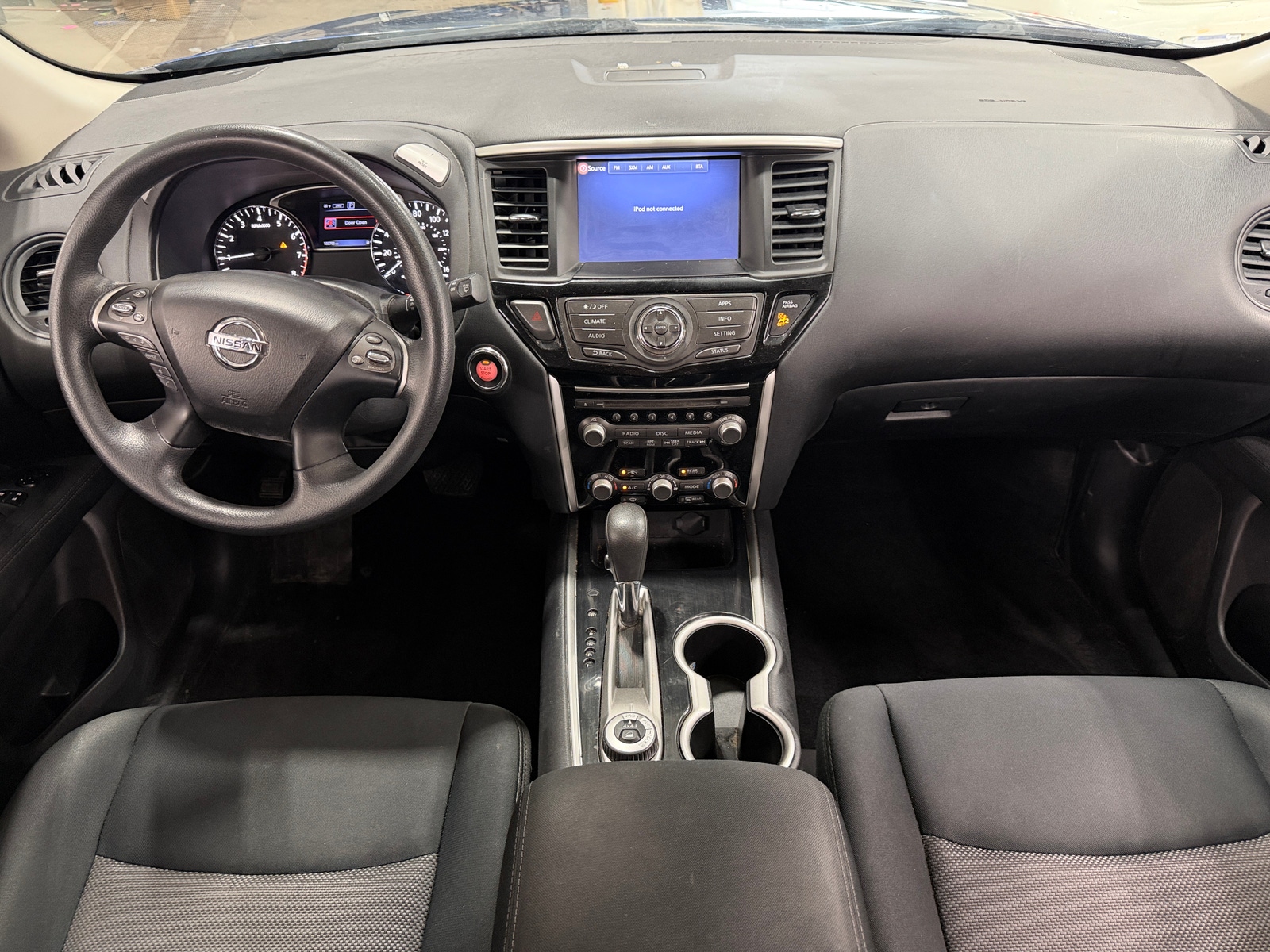 Thumbnail: 2017 Nissan Pathfinder - 3