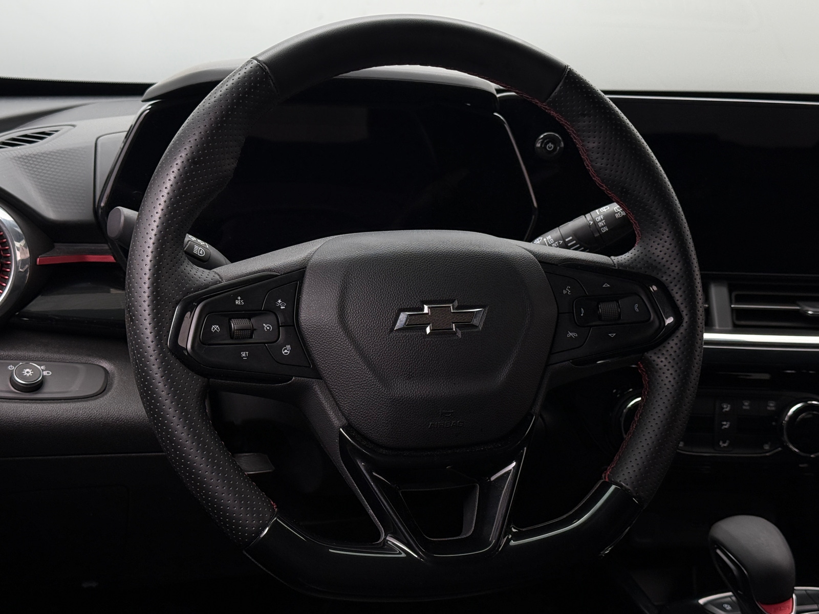 Thumbnail: 2025 Chevrolet Trax - 4