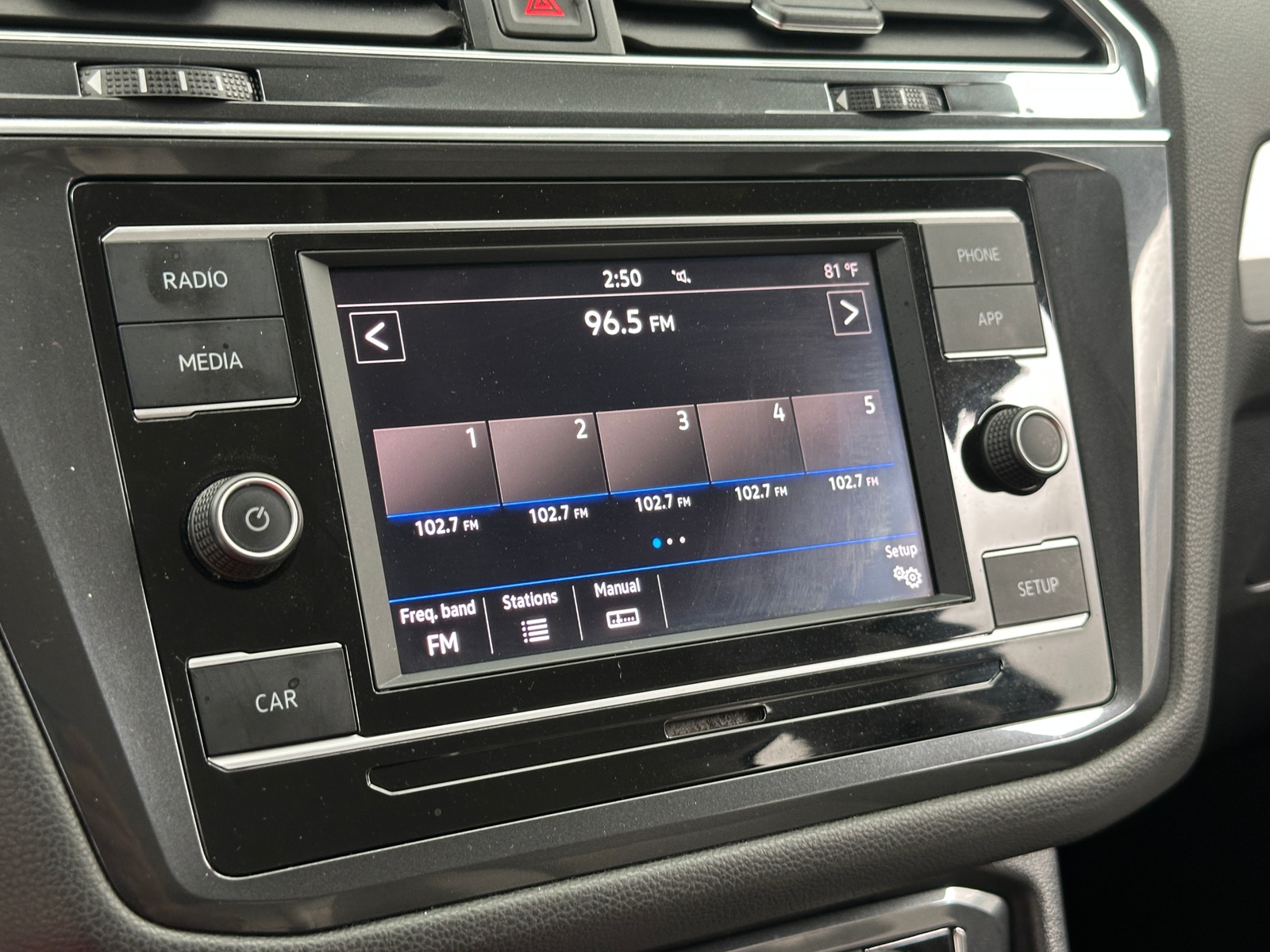 Thumbnail: 2018 Volkswagen Tiguan - 4