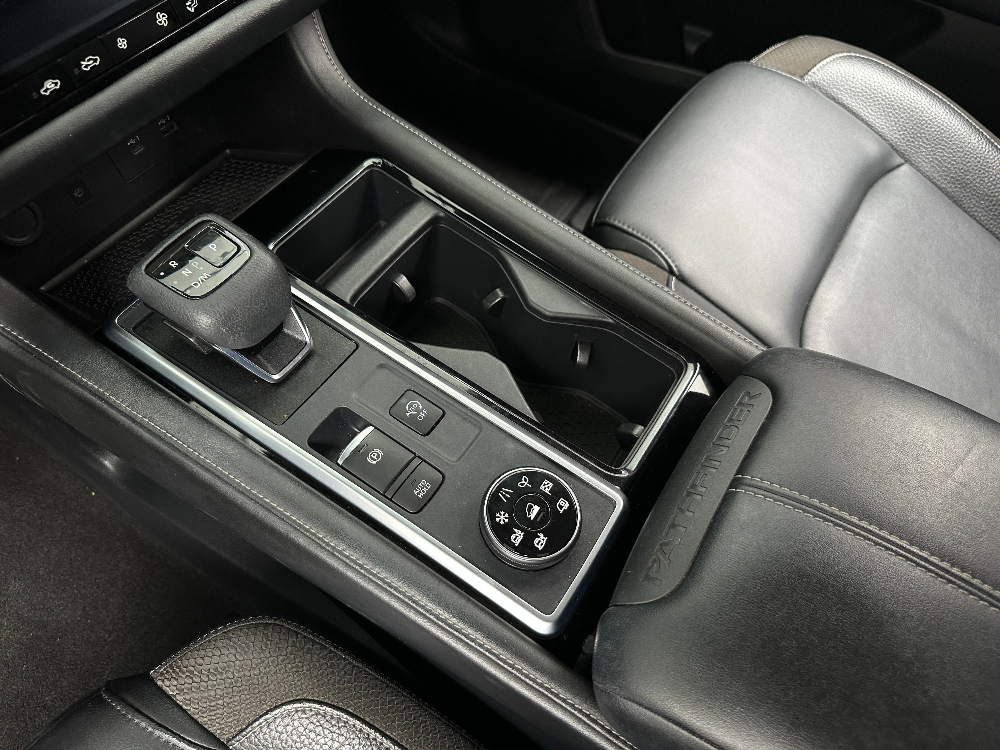 2023 Nissan Pathfinder SL - Photo 9