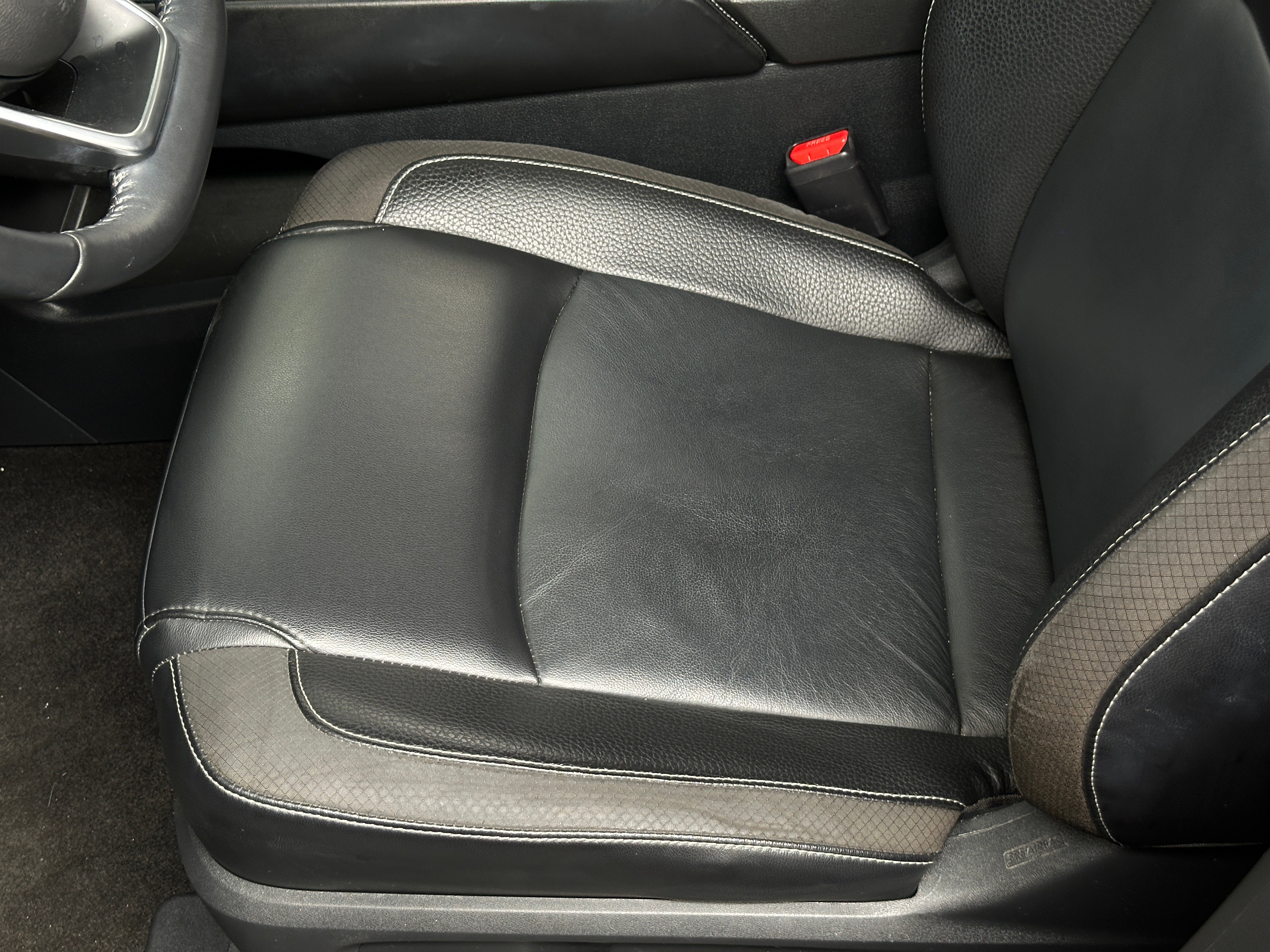 2023 Nissan Pathfinder SL - Photo 24