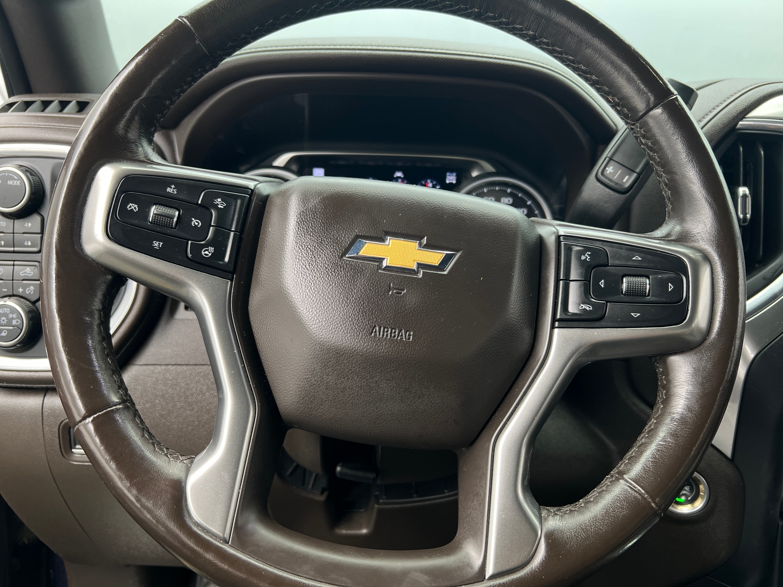 Thumbnail: 2022 Chevrolet Silverado 1500 - 4