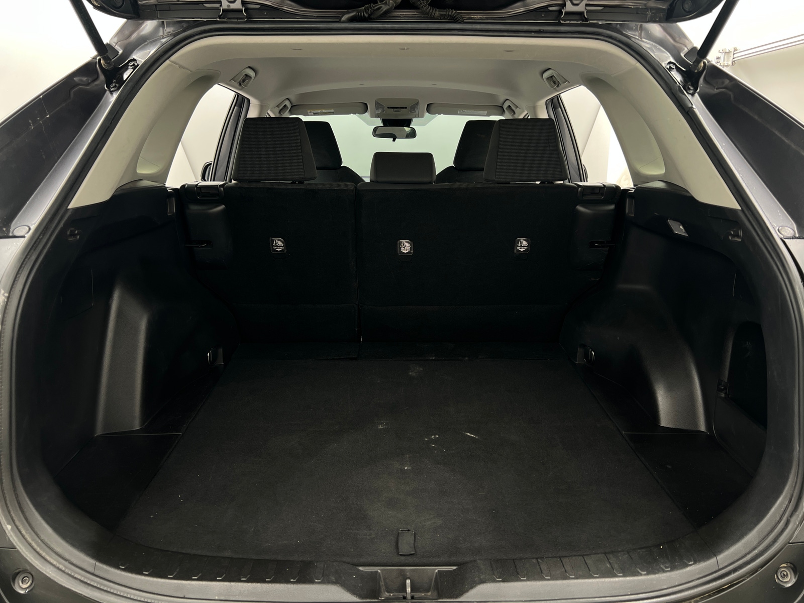 Thumbnail: 2021 Toyota RAV4 - 7
