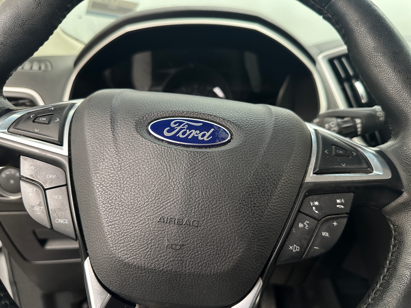 Thumbnail: 2017 Ford Edge - 4