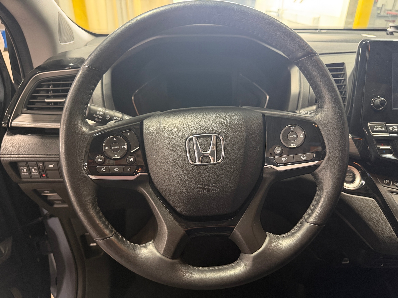 Thumbnail: 2023 Honda Odyssey - 4