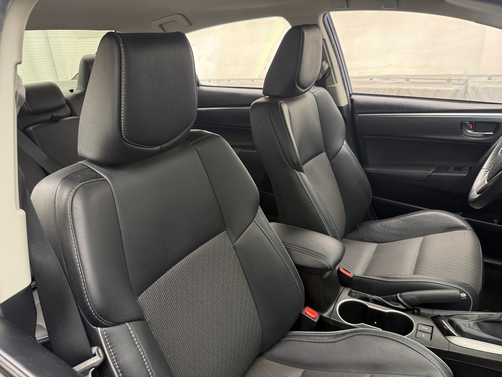 Thumbnail: 2015 Toyota Corolla - 2