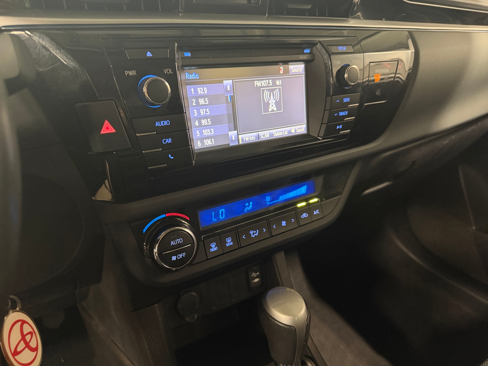Thumbnail: 2015 Toyota Corolla - 4