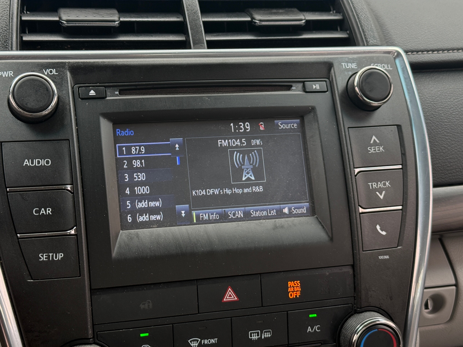 Thumbnail: 2015 Toyota Camry - 4