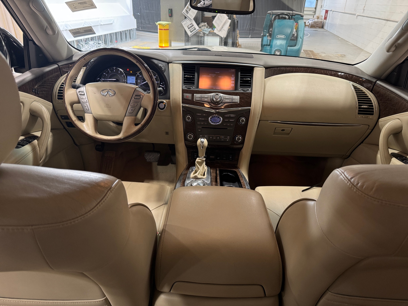 Thumbnail: 2015 INFINITI QX80 - 2