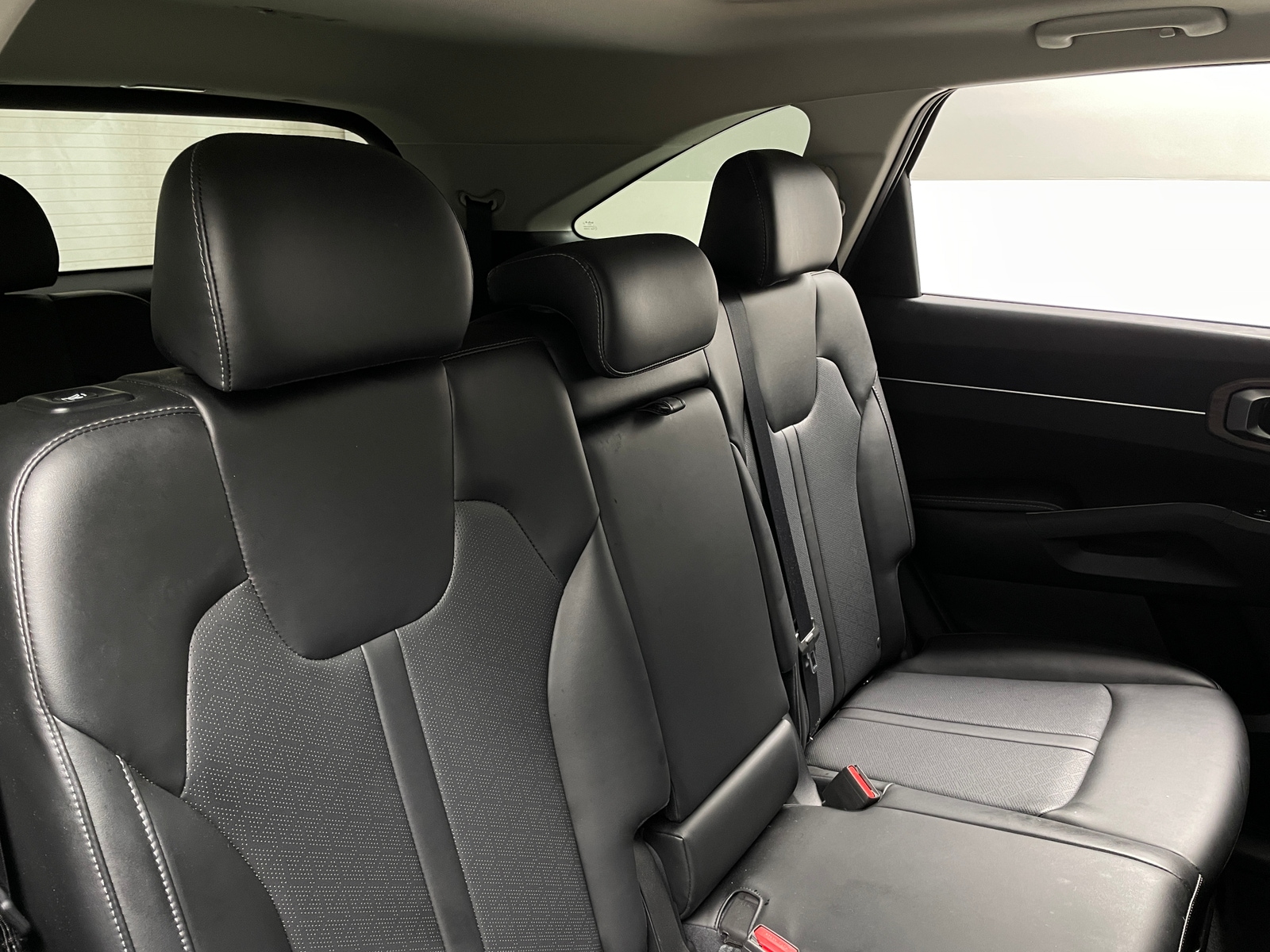 Thumbnail: 2023 Kia Sorento - 5