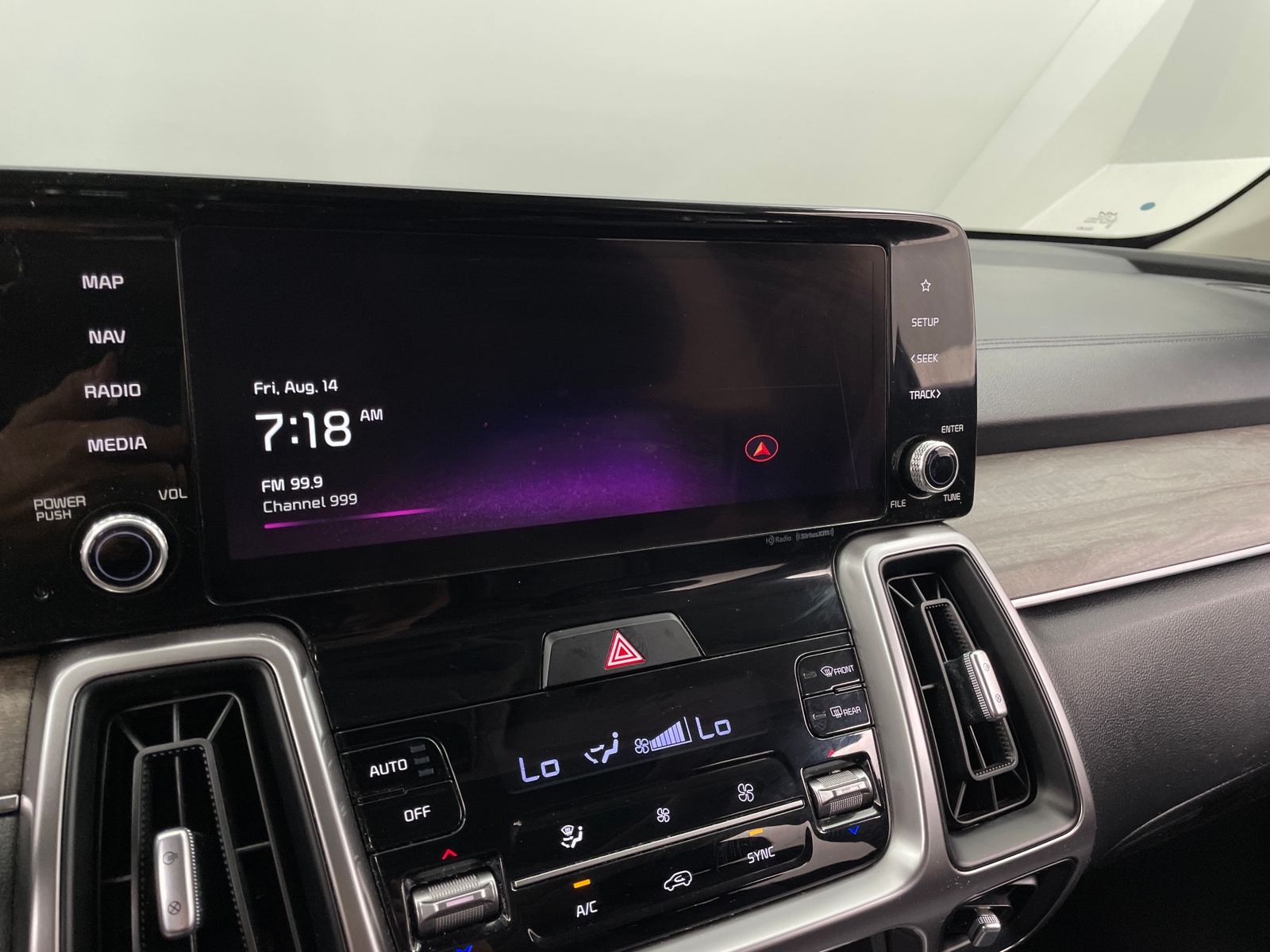Thumbnail: 2023 Kia Sorento - 3